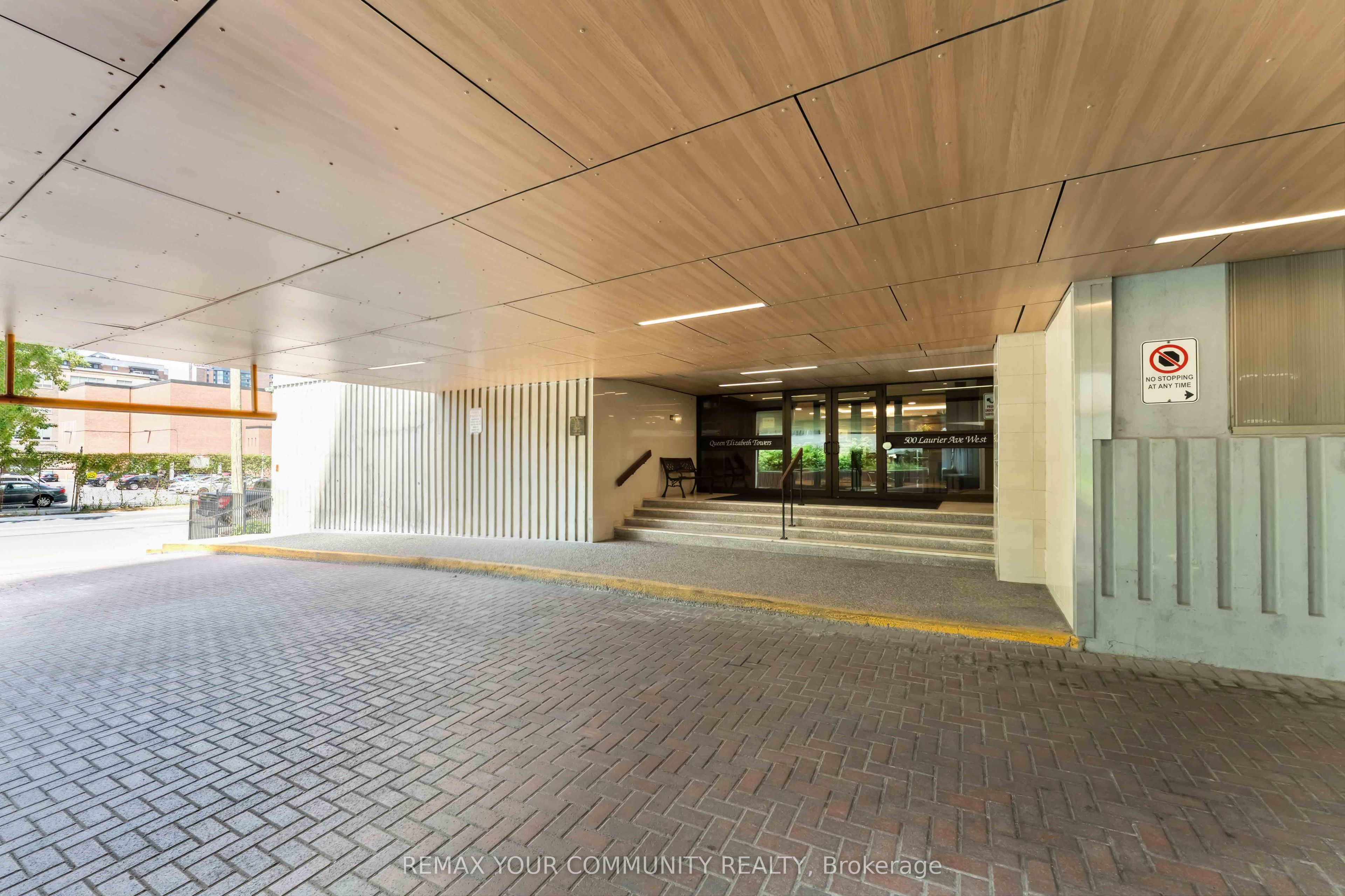 500 Laurier Avenue W 608, Ottawa Centre, ON K1R 5E1 photo 3