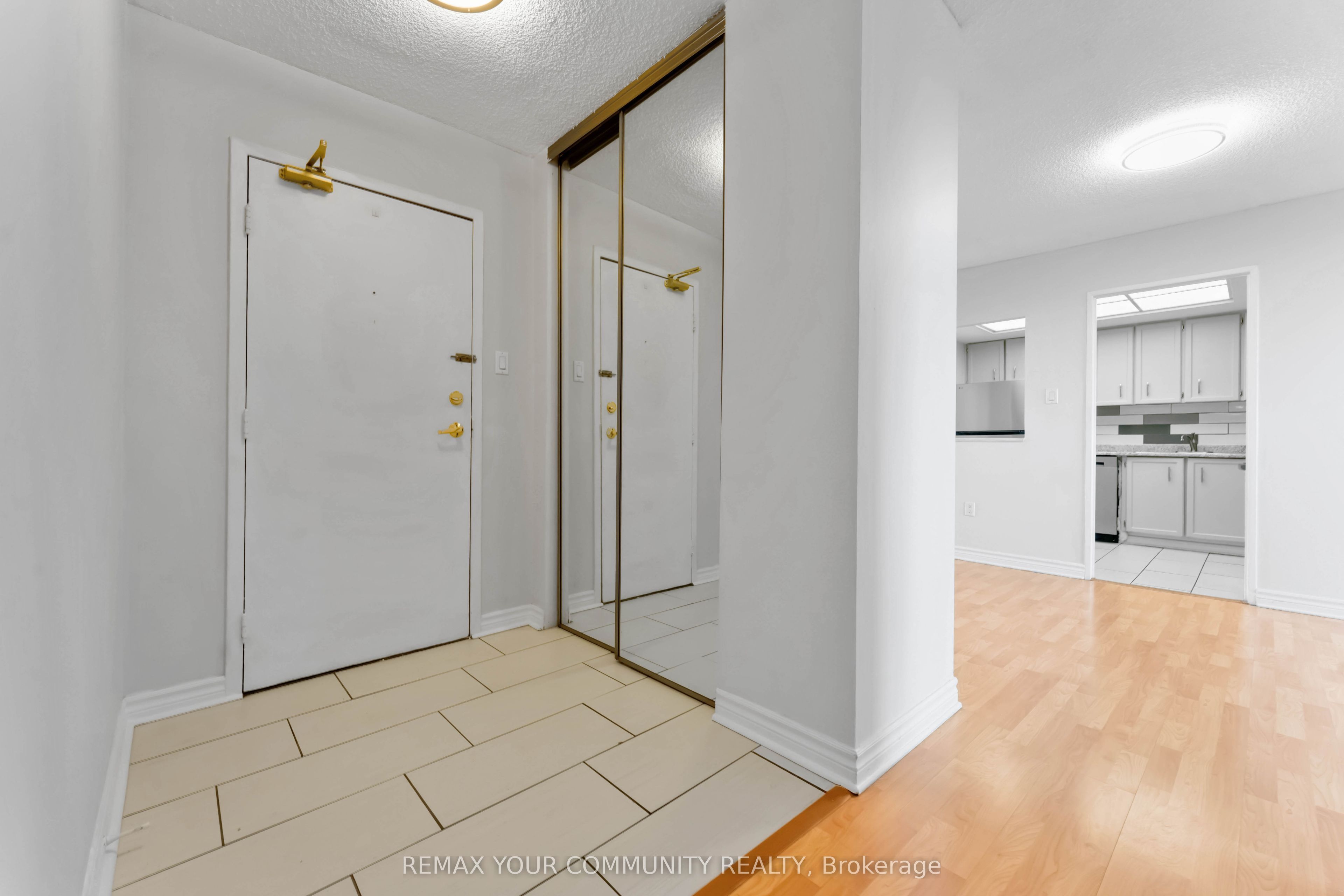 500 Laurier Avenue W 608, Ottawa Centre, ON K1R 5E1 photo 5