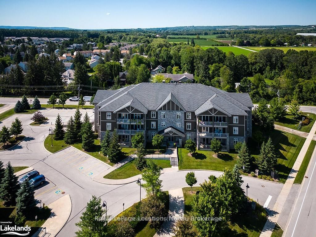 25 BEAVER Street S 205, Blue Mountains, ON N0H 2P0