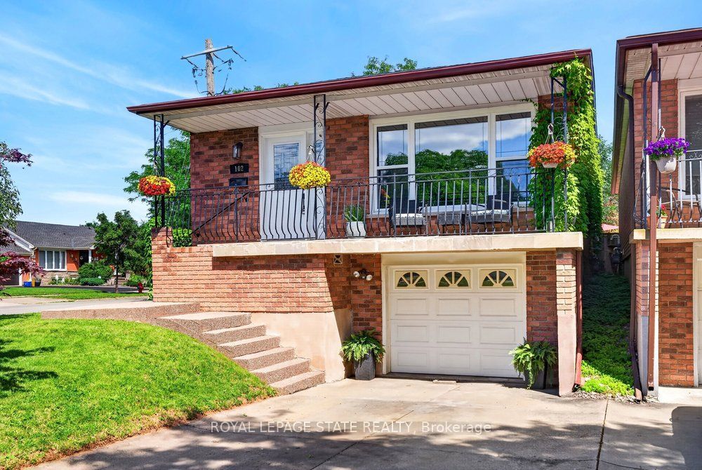 102 Birchlawn Drive, Hamilton, ON L8G 4B7