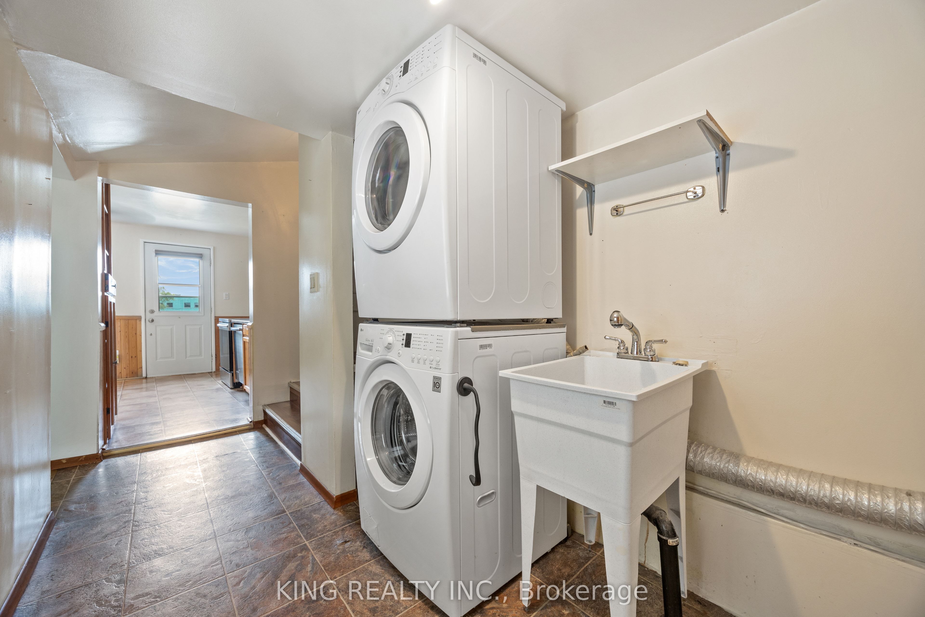 221 Samuelson Street, Cambridge, ON N1R 1K9 photo 2