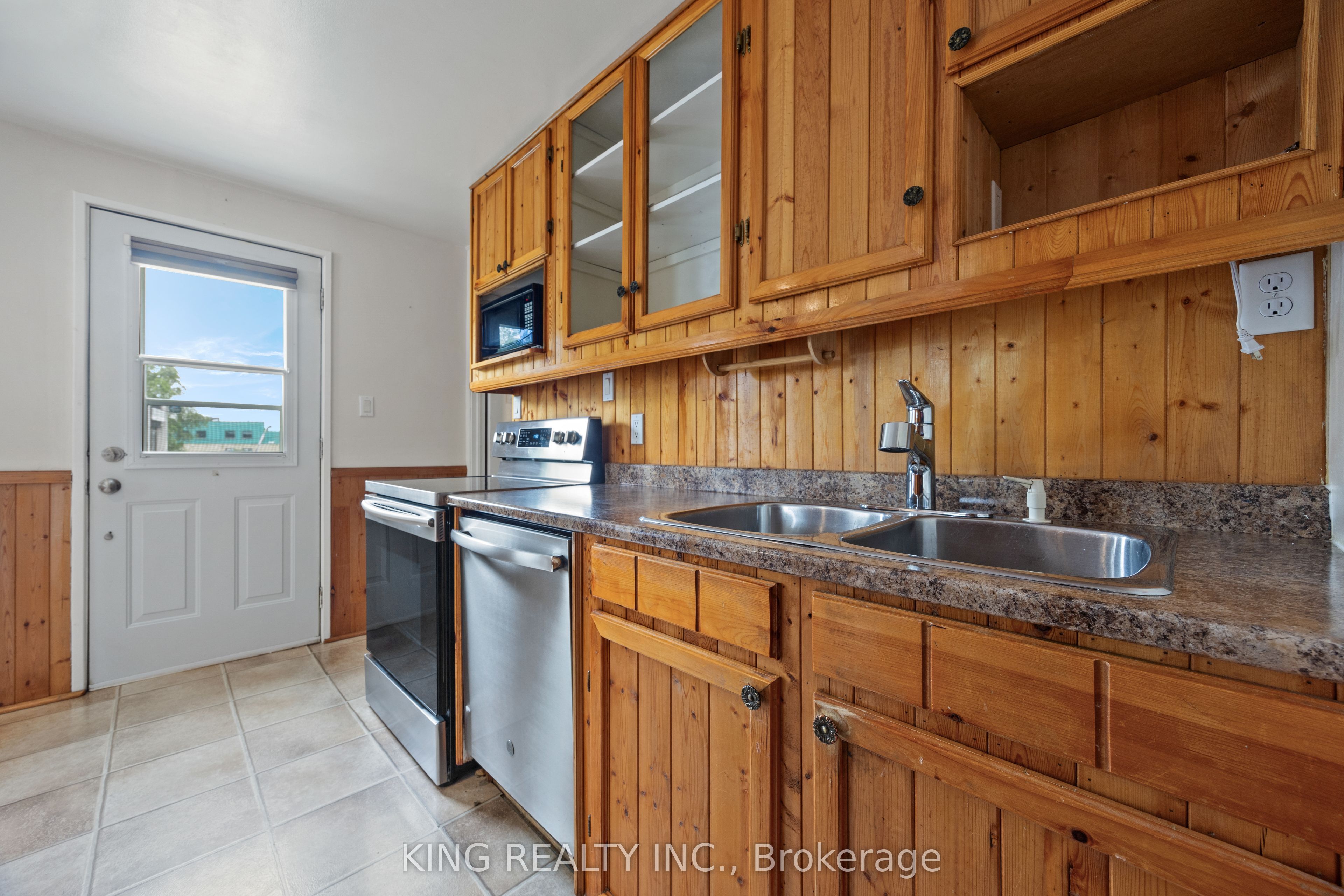 221 Samuelson Street, Cambridge, ON N1R 1K9 photo 3