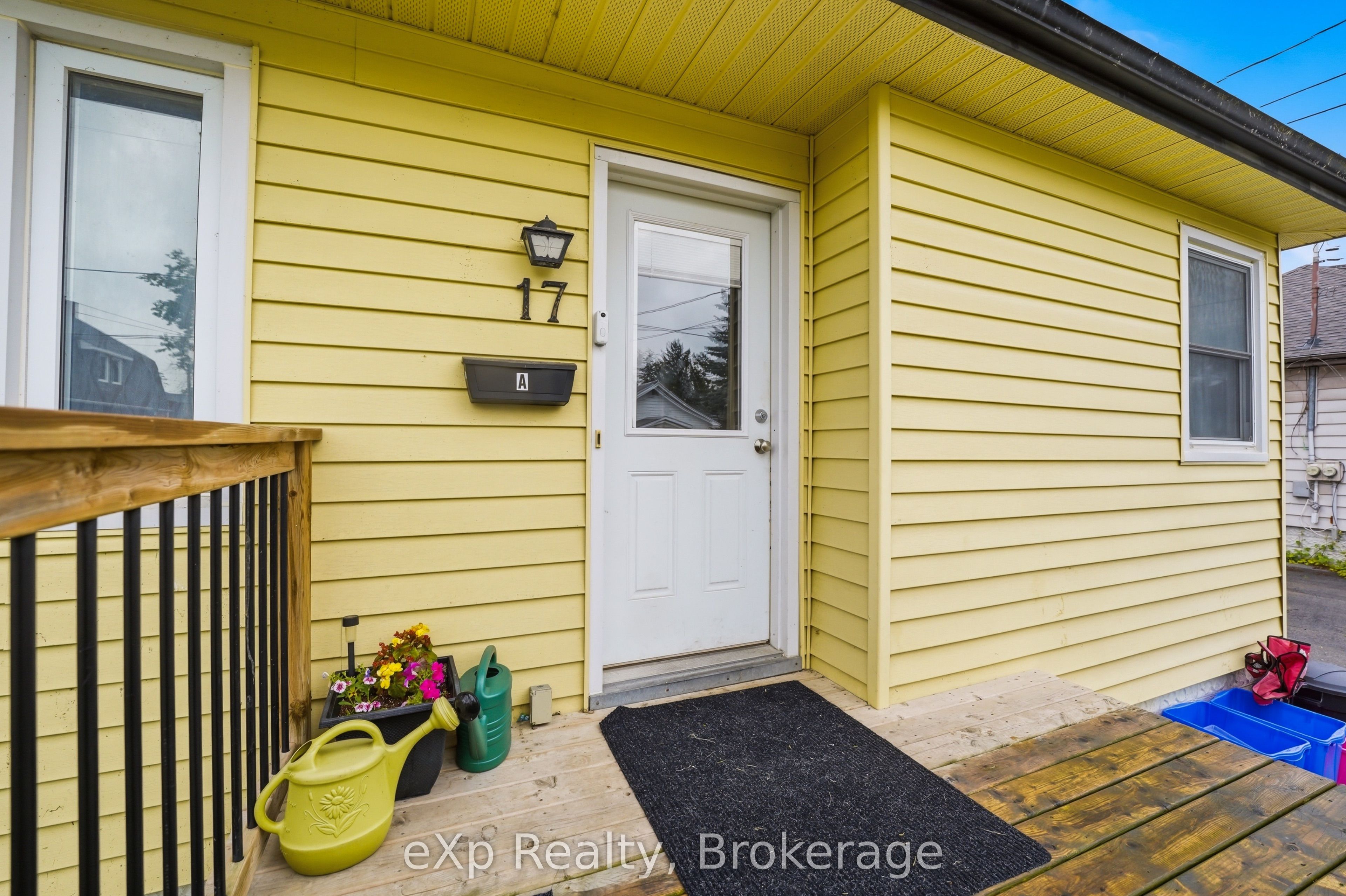17 Burton Street, Belleville, ON K8P 1E5 photo 2