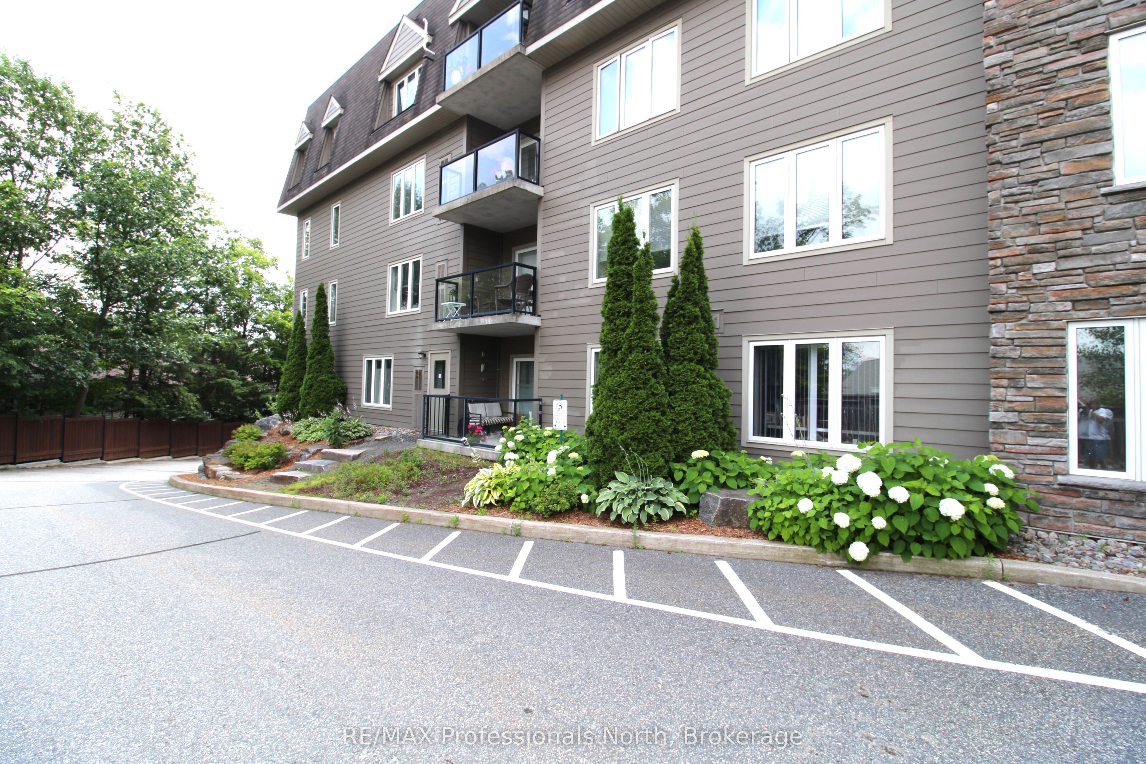 26 Dairy Lane 402, Huntsville, ON P1H 0A4 photo 4