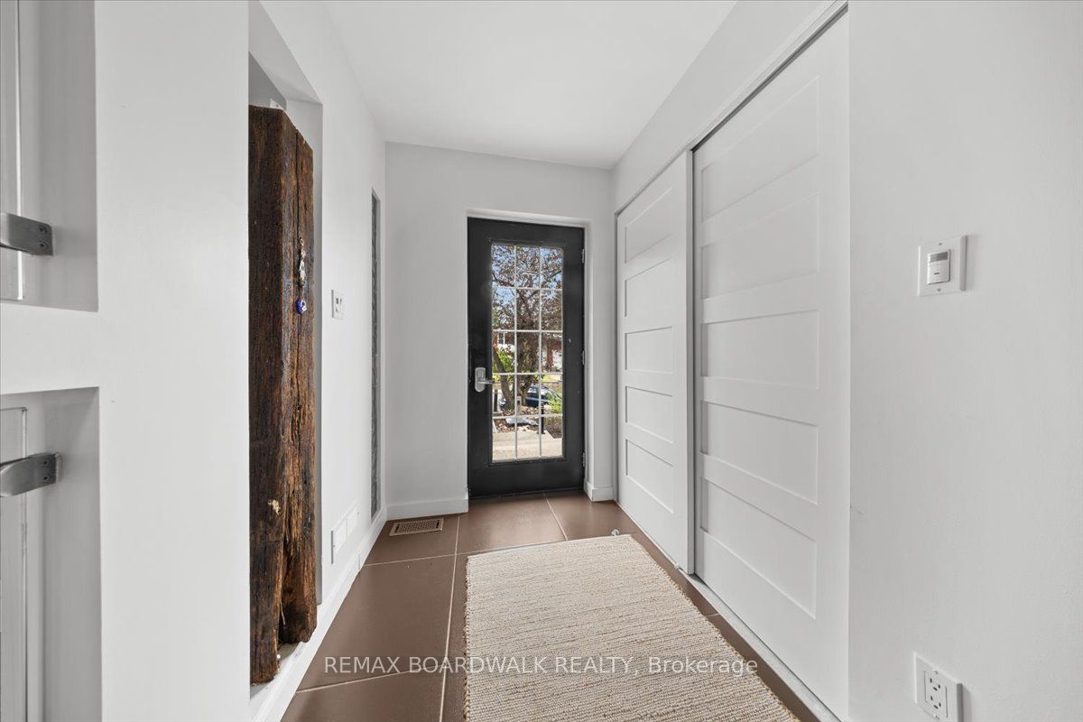 152 Duford Street, Vanier and Kingsview Park, ON K2L 6Z7 photo 2