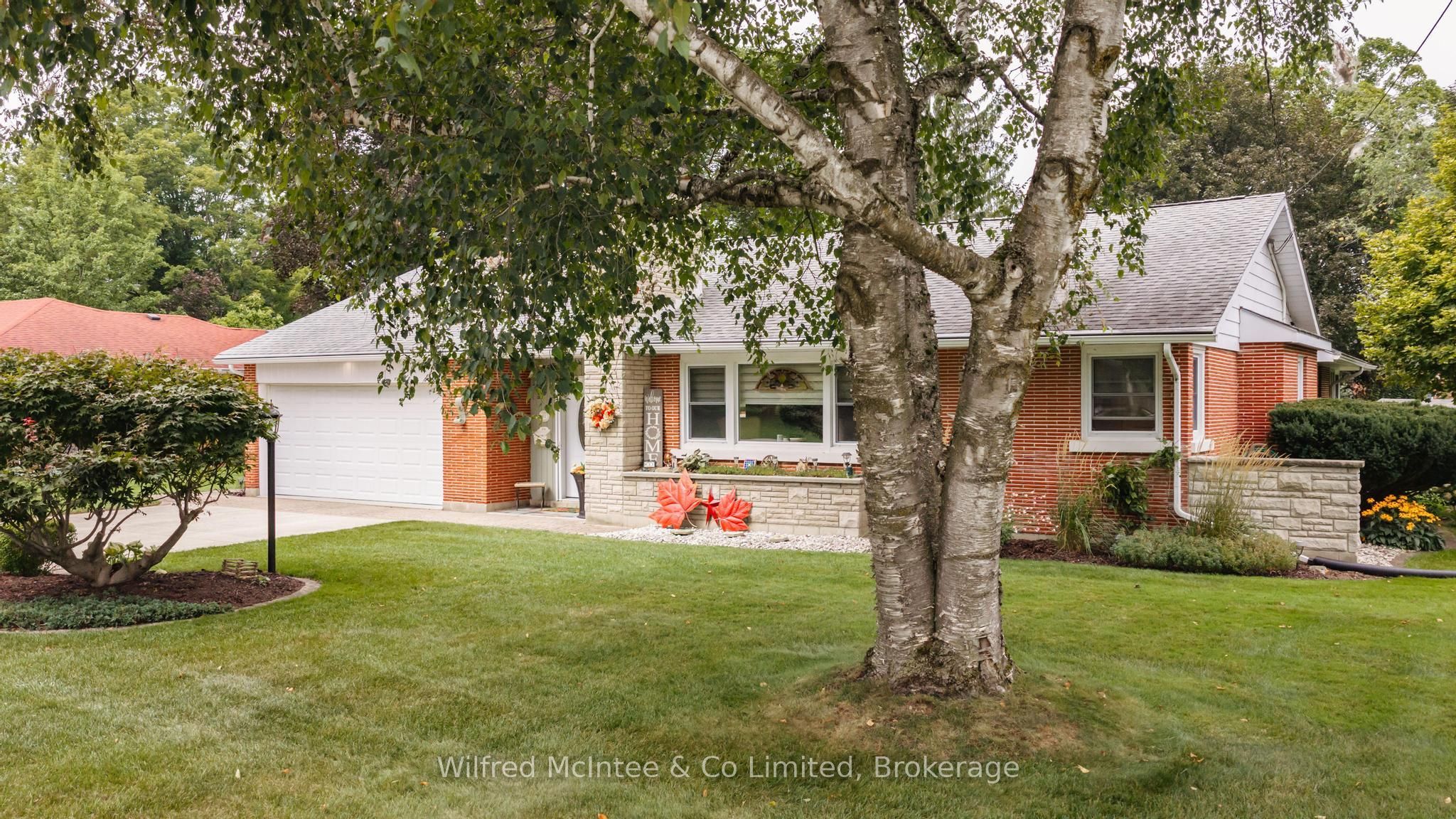 31 Johnstone Boulevard, Brockton, ON N0G 2V0 photo 2