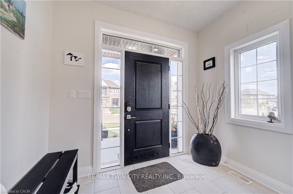 719 Wood Lily Street, Waterloo, ON N2V 0G1 photo 4