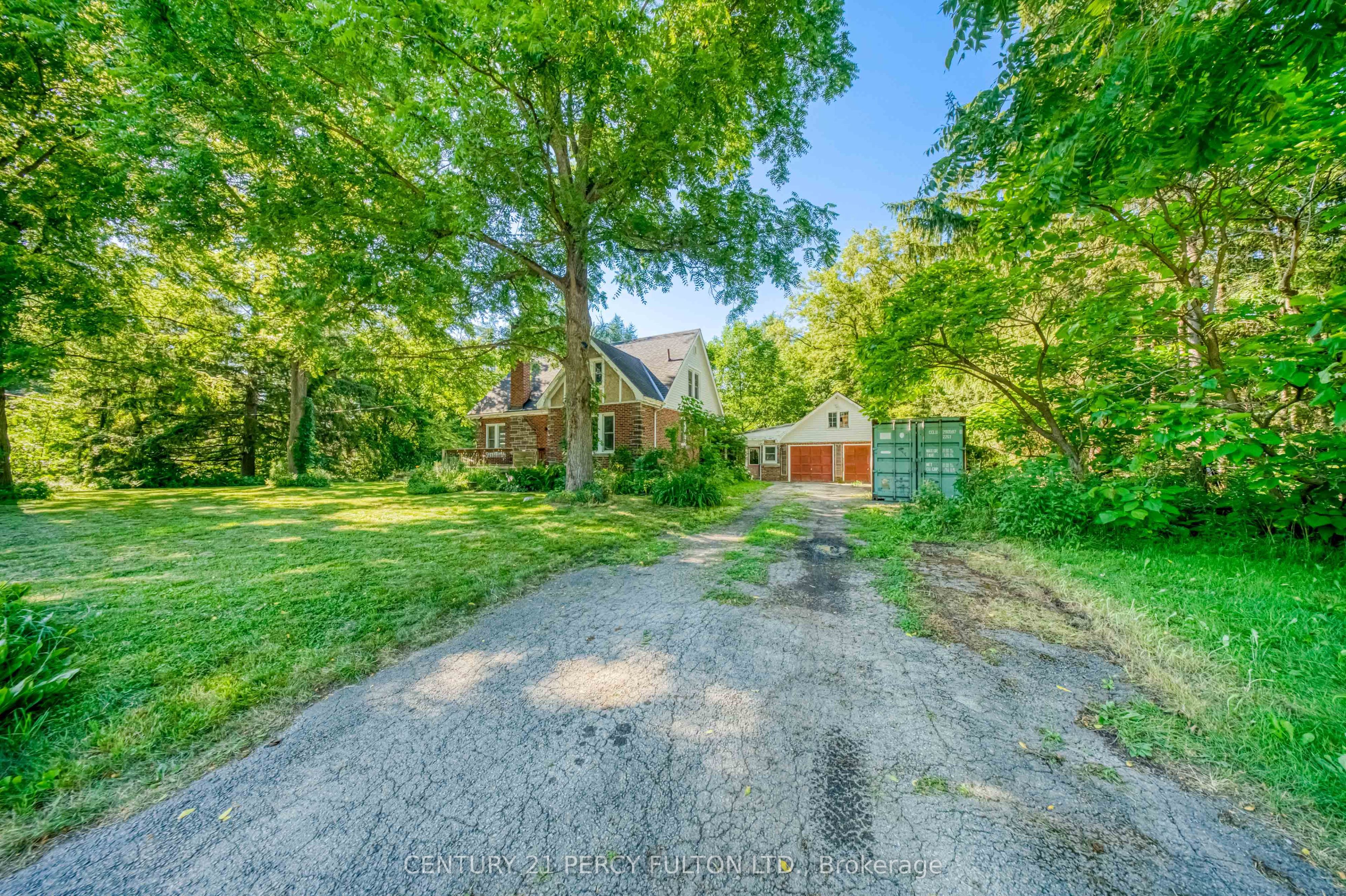 1853 Governors Road, Hamilton, ON L9H 5E3 photo 2