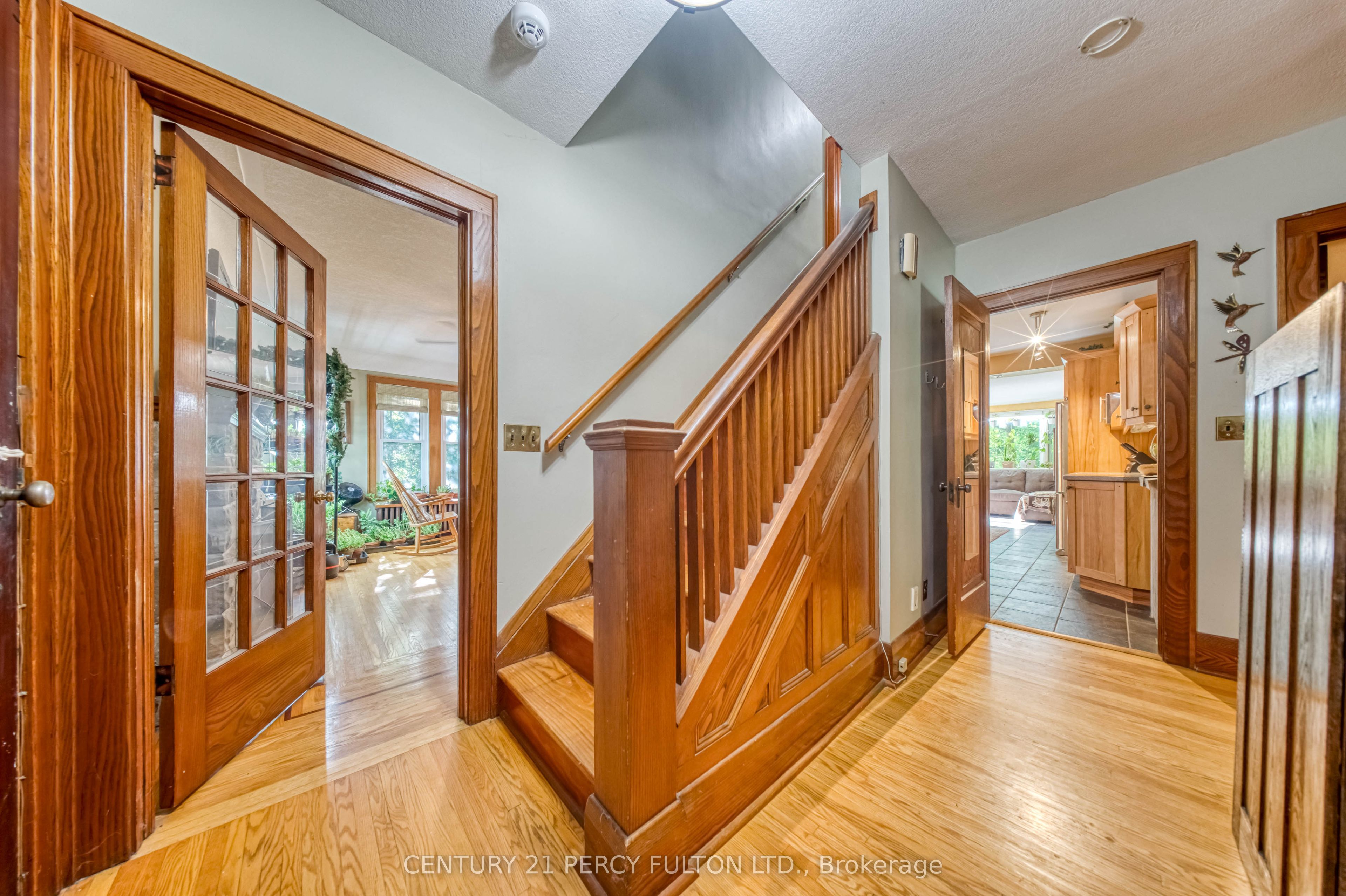 1853 Governors Road, Hamilton, ON L9H 5E3 photo 4