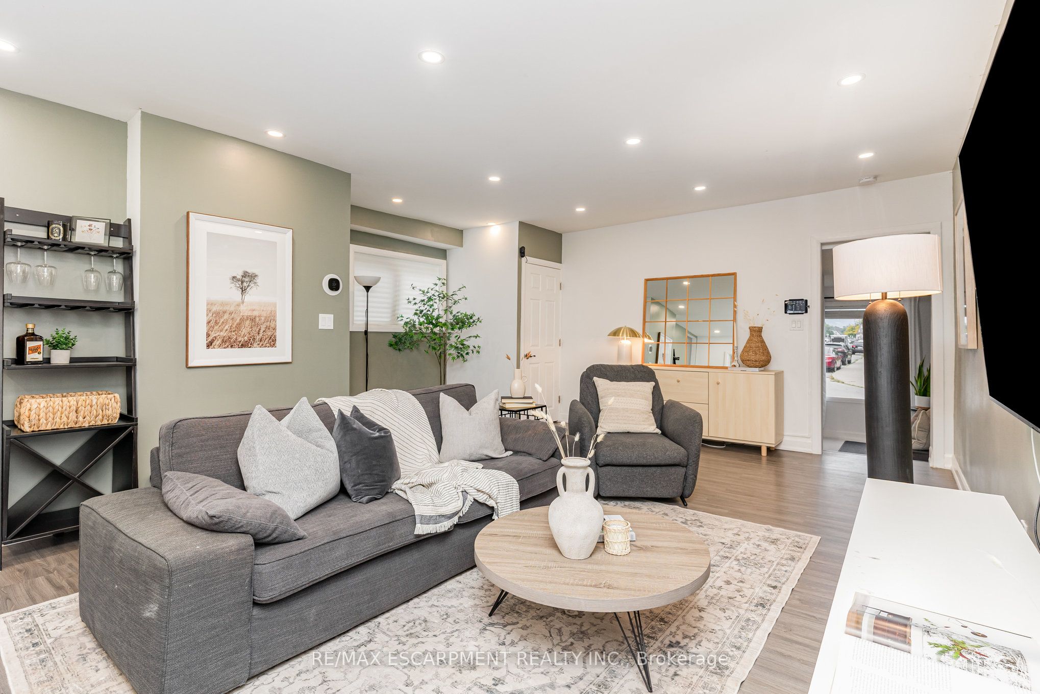4 Robins Avenue, Hamilton, ON L8H 4M6 photo 3