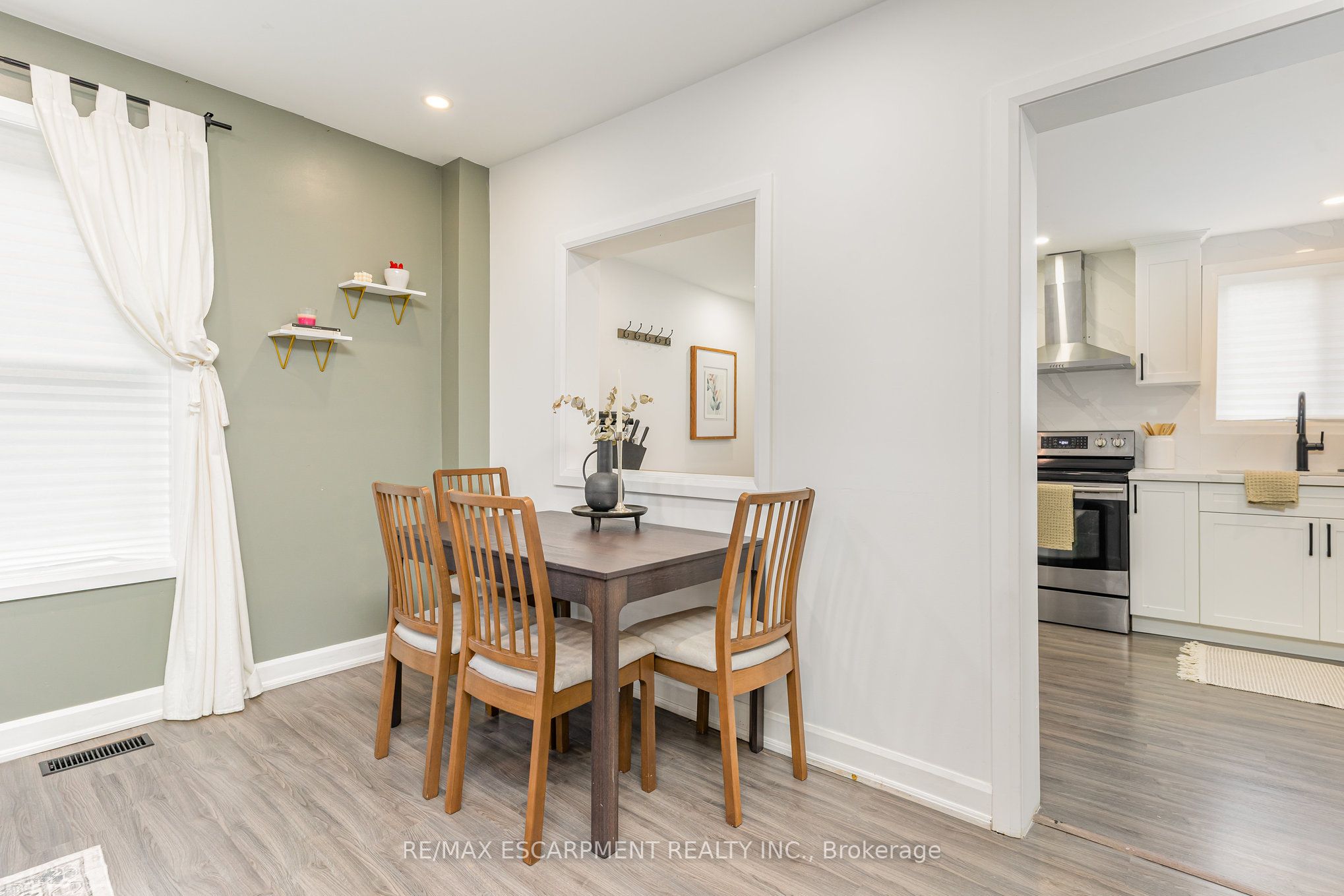 4 Robins Avenue, Hamilton, ON L8H 4M6 photo 4