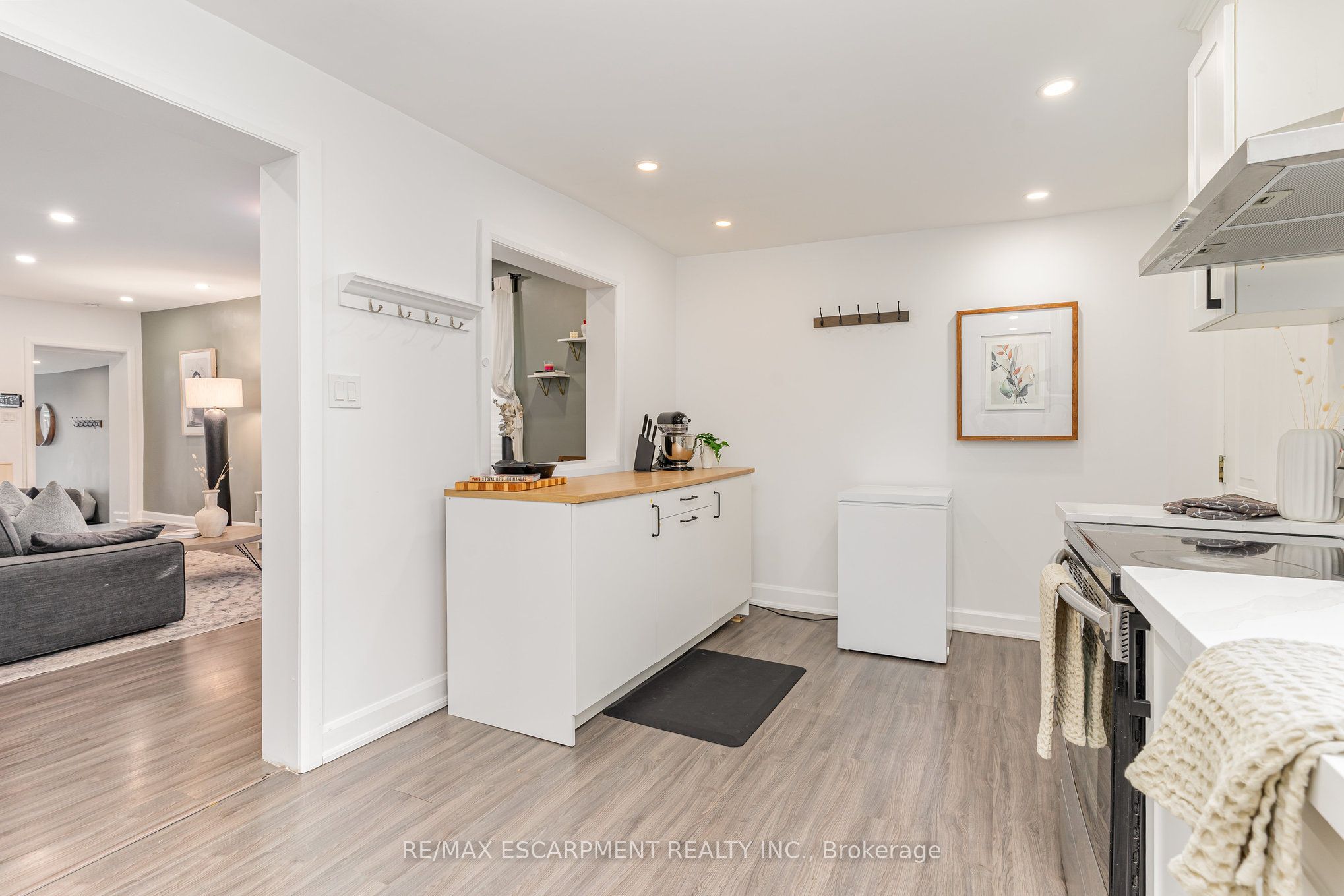 4 Robins Avenue, Hamilton, ON L8H 4M6 photo 5