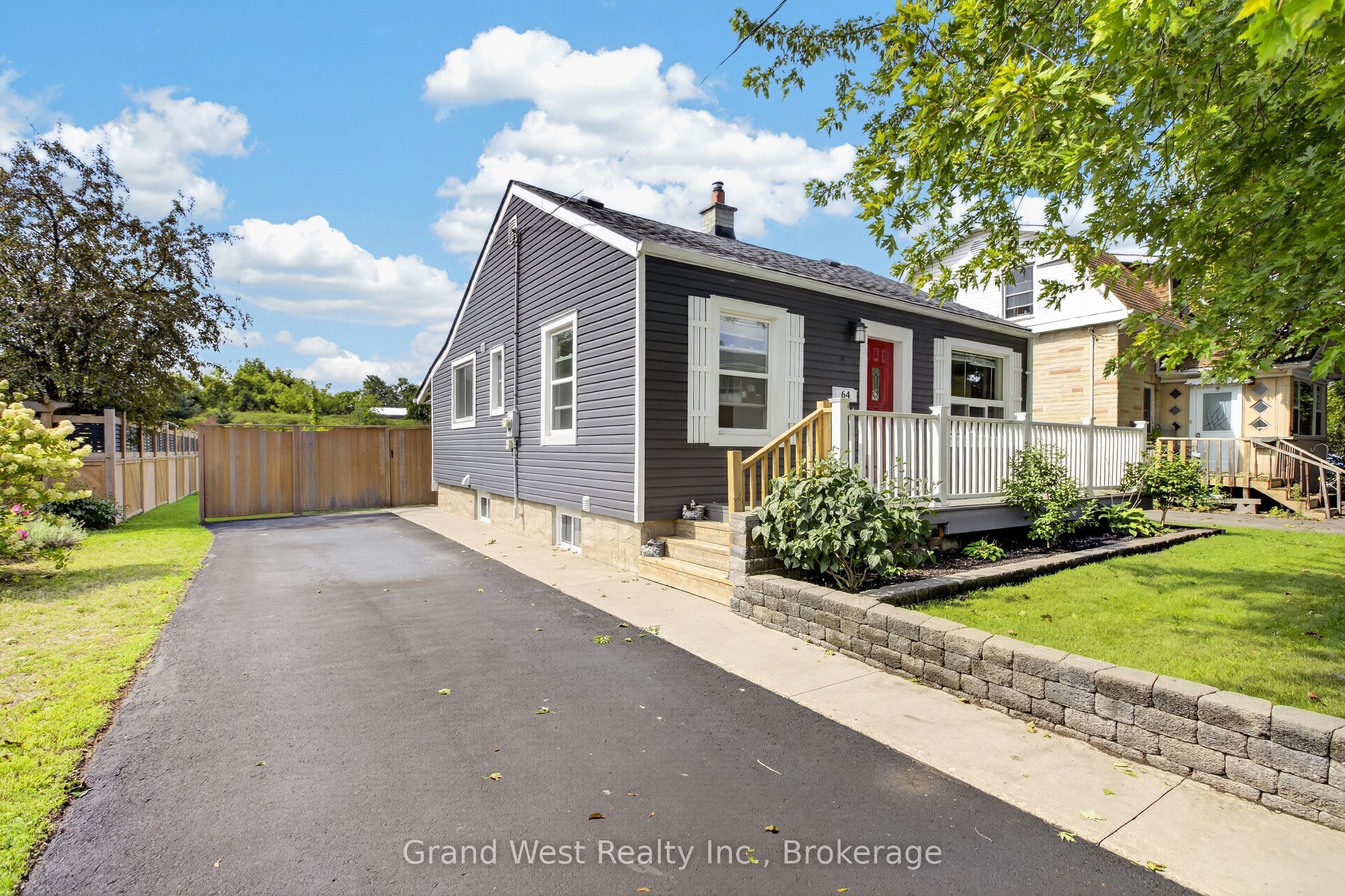64 NORFOLK Avenue, Cambridge, ON N1R 3T6 photo 3