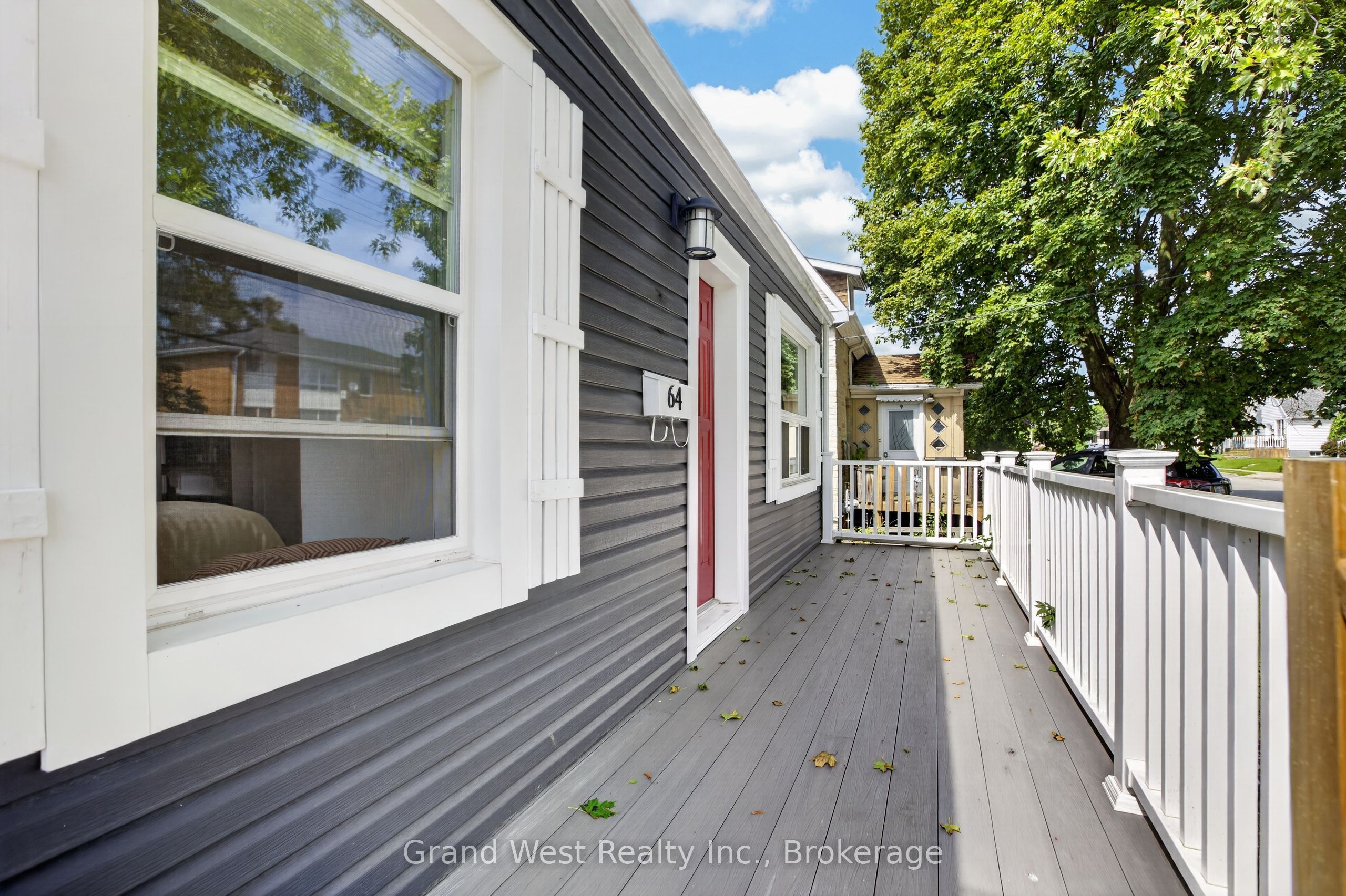 64 NORFOLK Avenue, Cambridge, ON N1R 3T6 photo 5