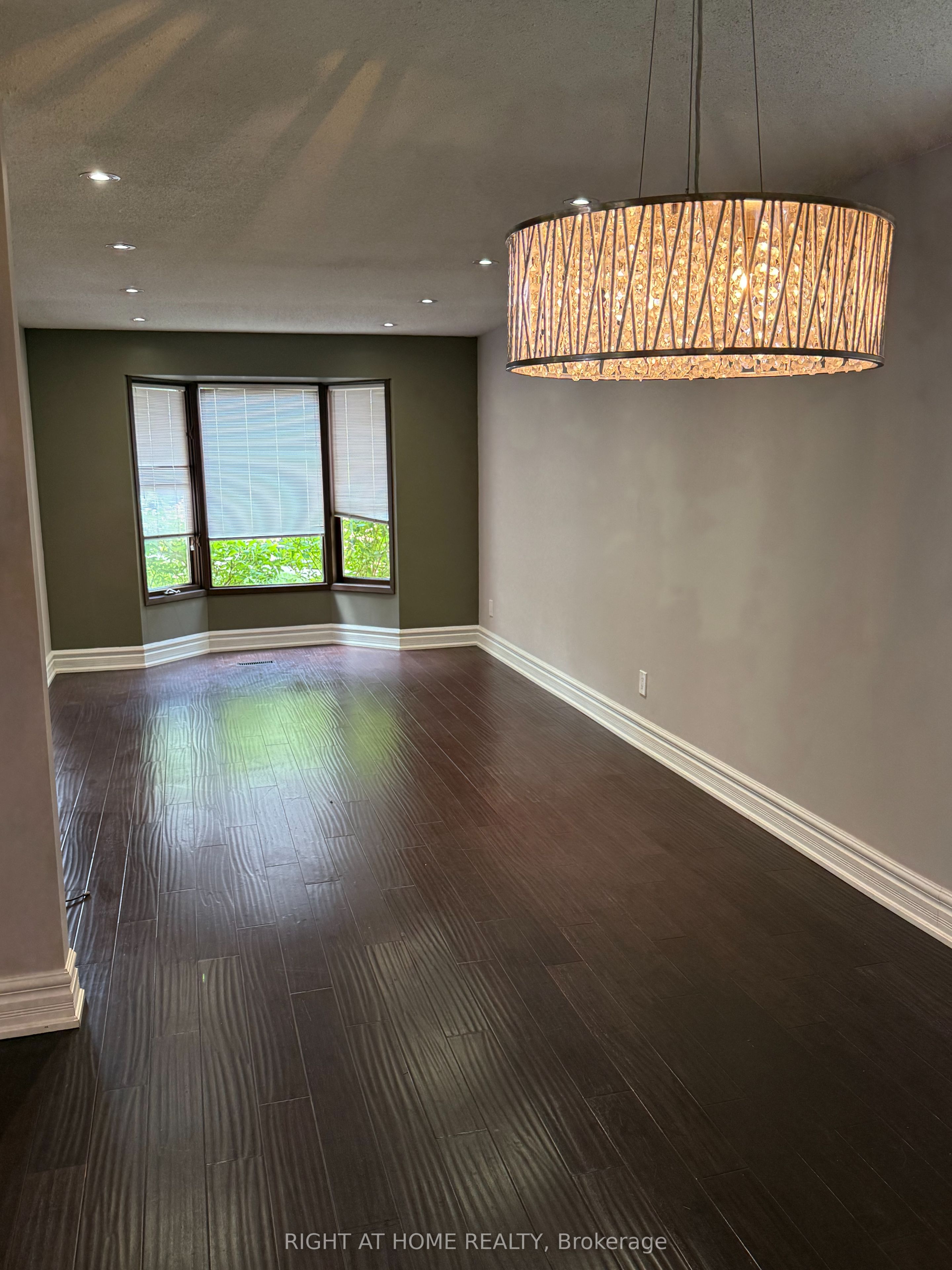 35 Bloomsbury Court, Hamilton, ON L9G 4L6 photo 5