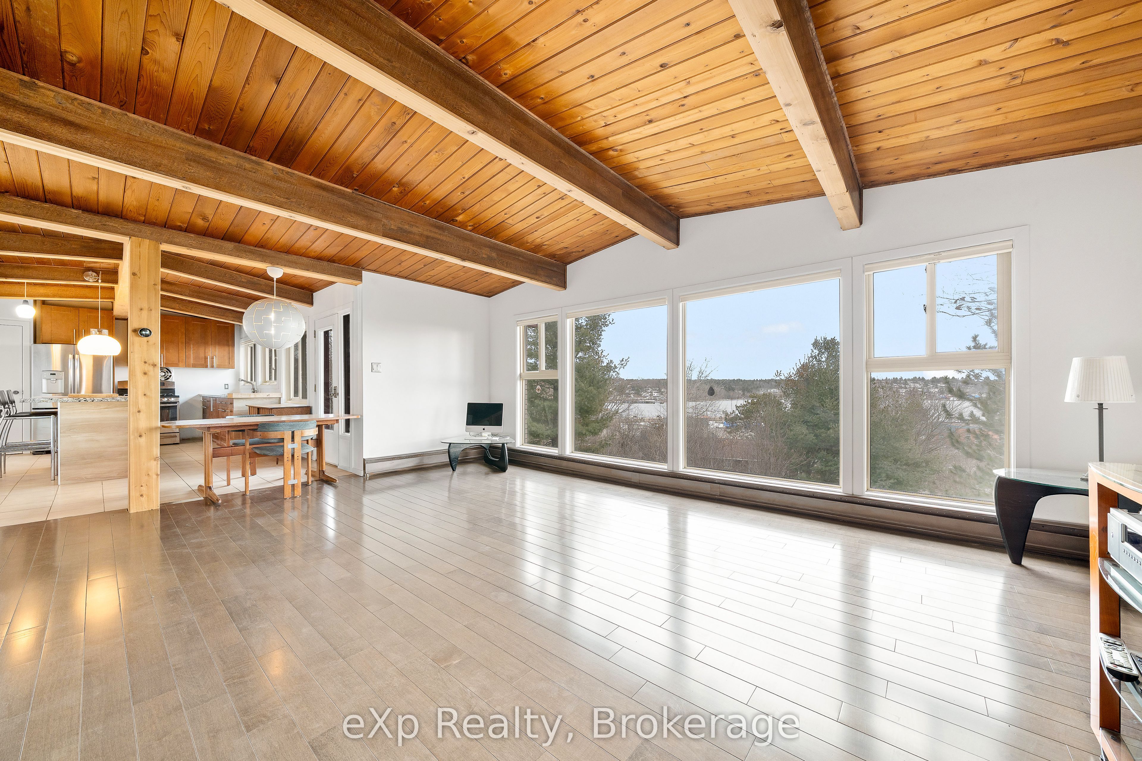 8 Sunset Avenue, Parry Sound, ON P2A 1A5 photo 3