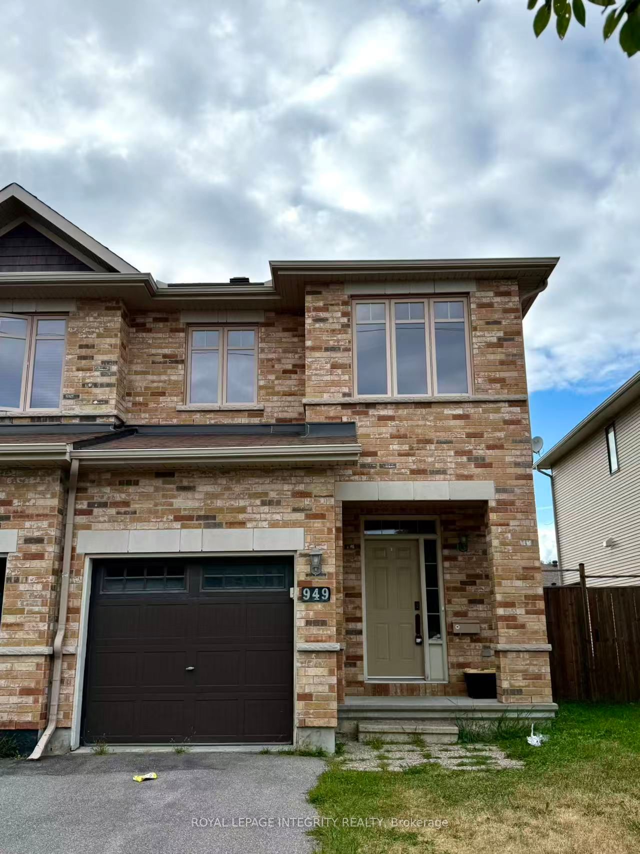 949 KLONDIKE Road, Kanata, ON K2W 0E3