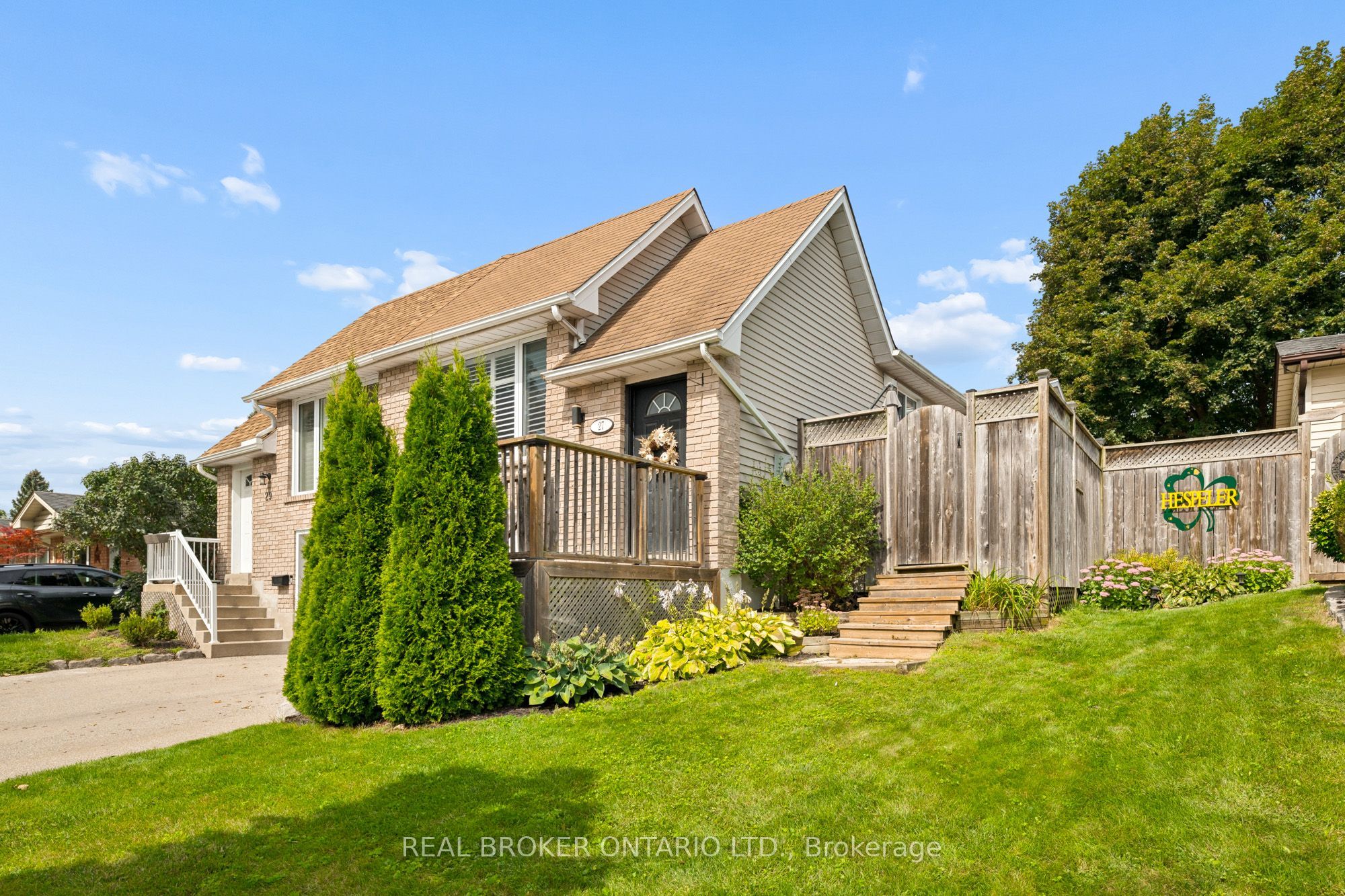 27 Nickolas Crescent, Cambridge, ON N3C 3L7 photo 3