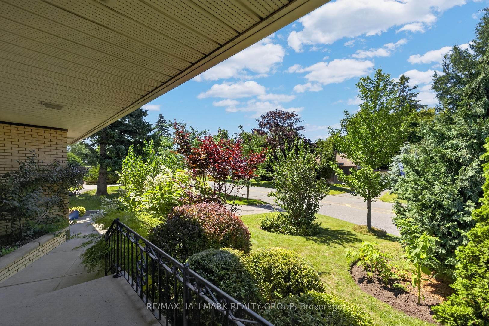 811 Iroquois Road, McKellar Heights - Glabar Park and Area, ON K2A 3N3 photo 4