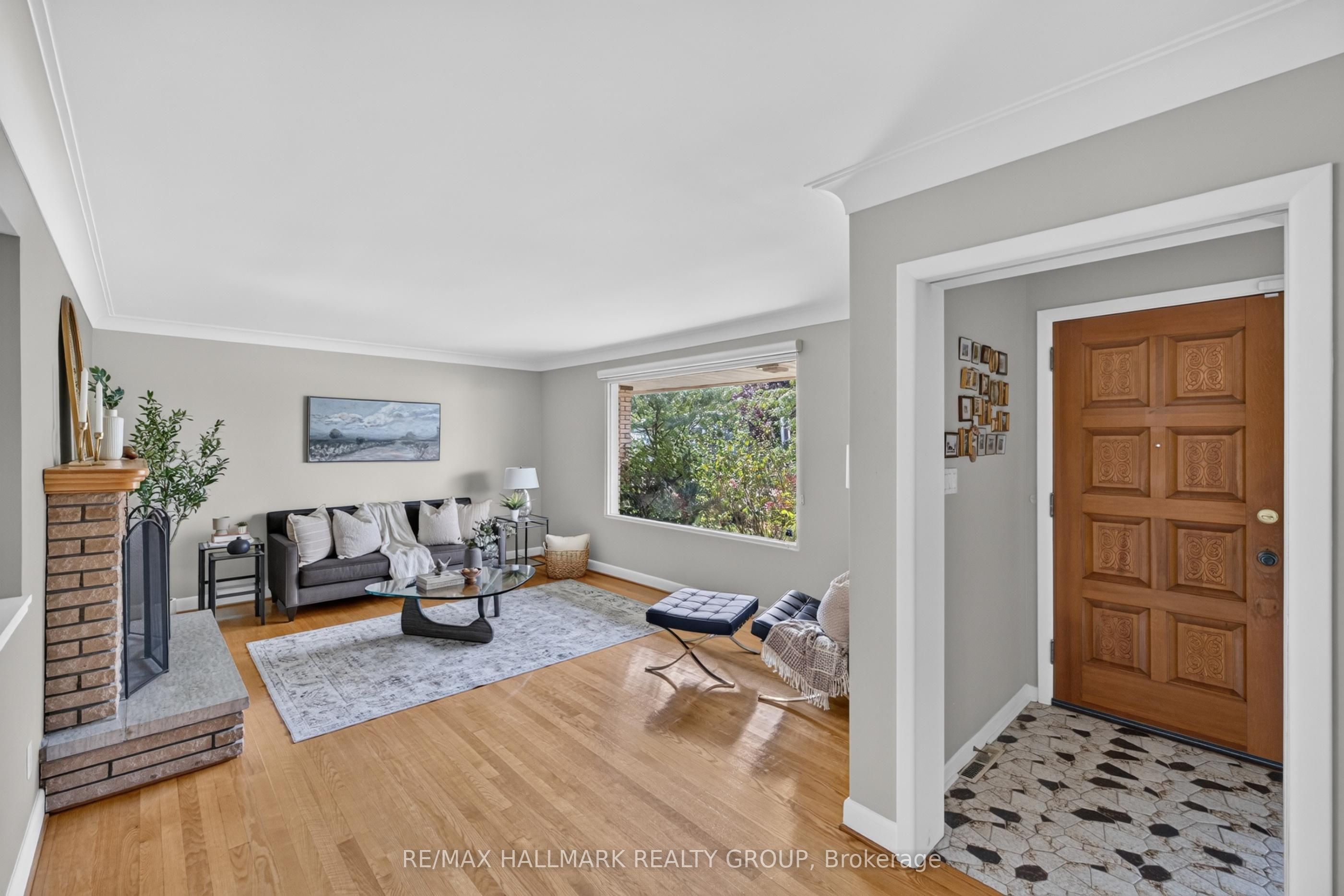 811 Iroquois Road, McKellar Heights - Glabar Park and Area, ON K2A 3N3 photo 5