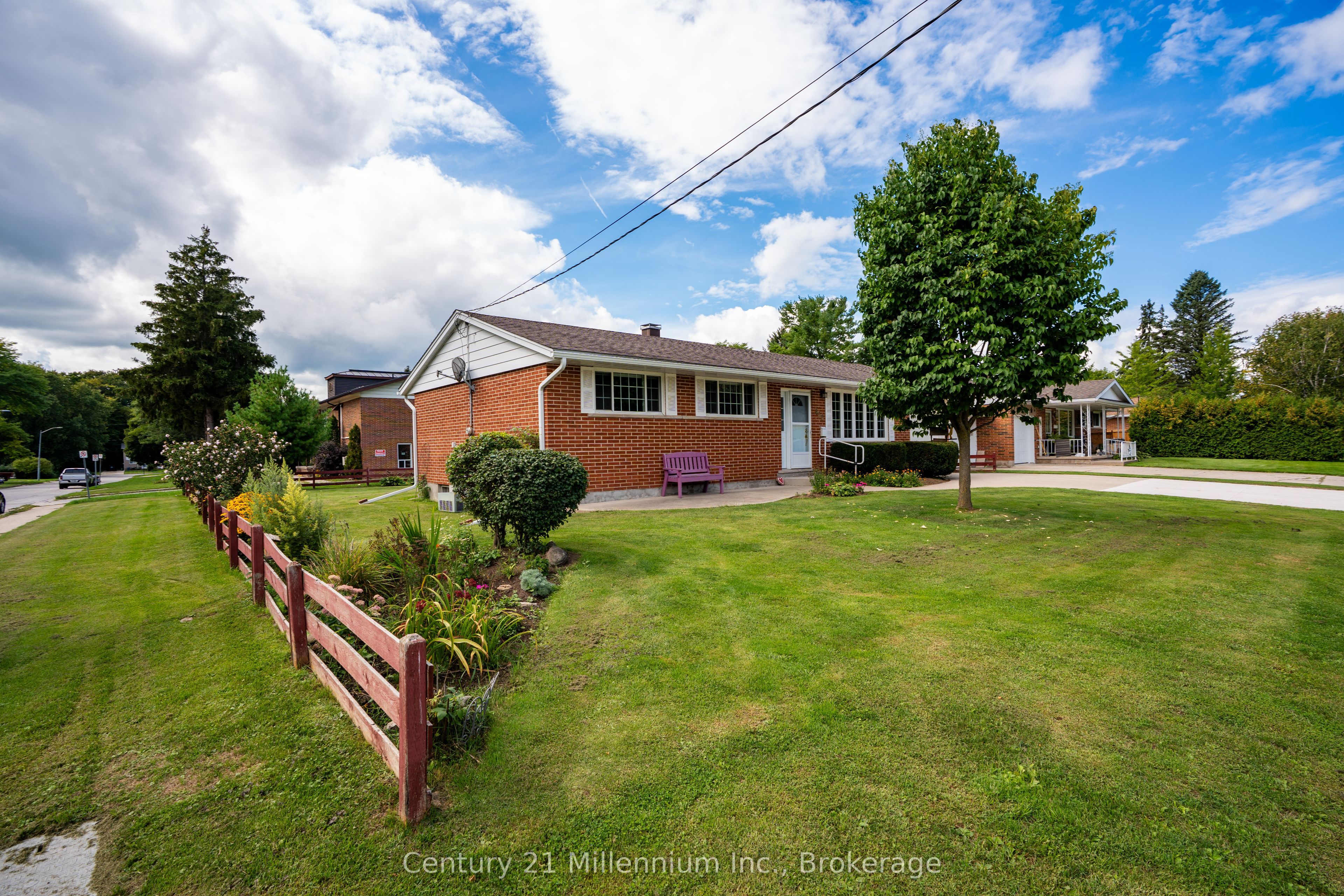 466 7th Avenue E, Owen Sound, ON N4K 2X4 photo 3