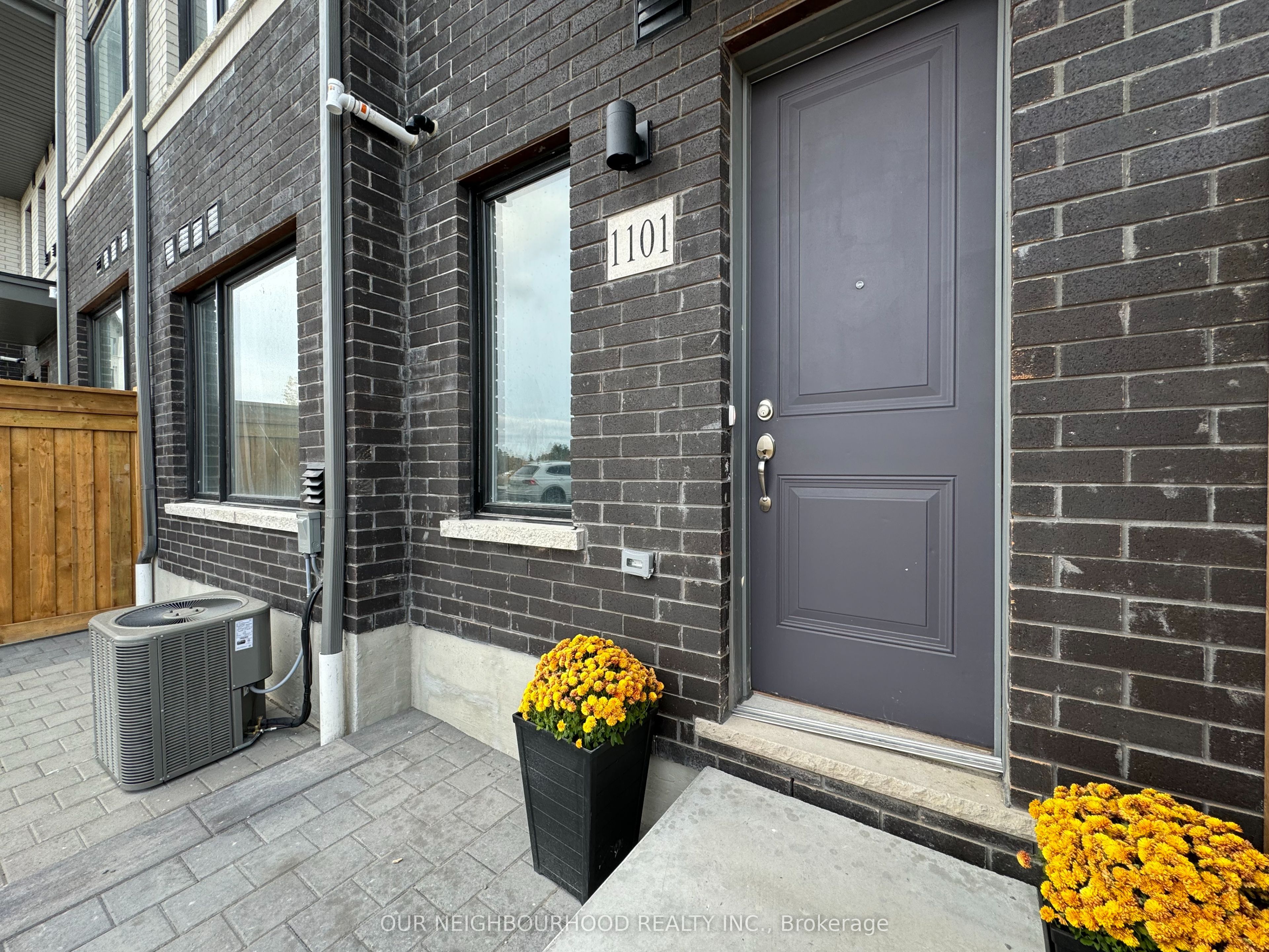 160 Densmore Road 1101, Cobourg, ON K9A 0X8 photo 2