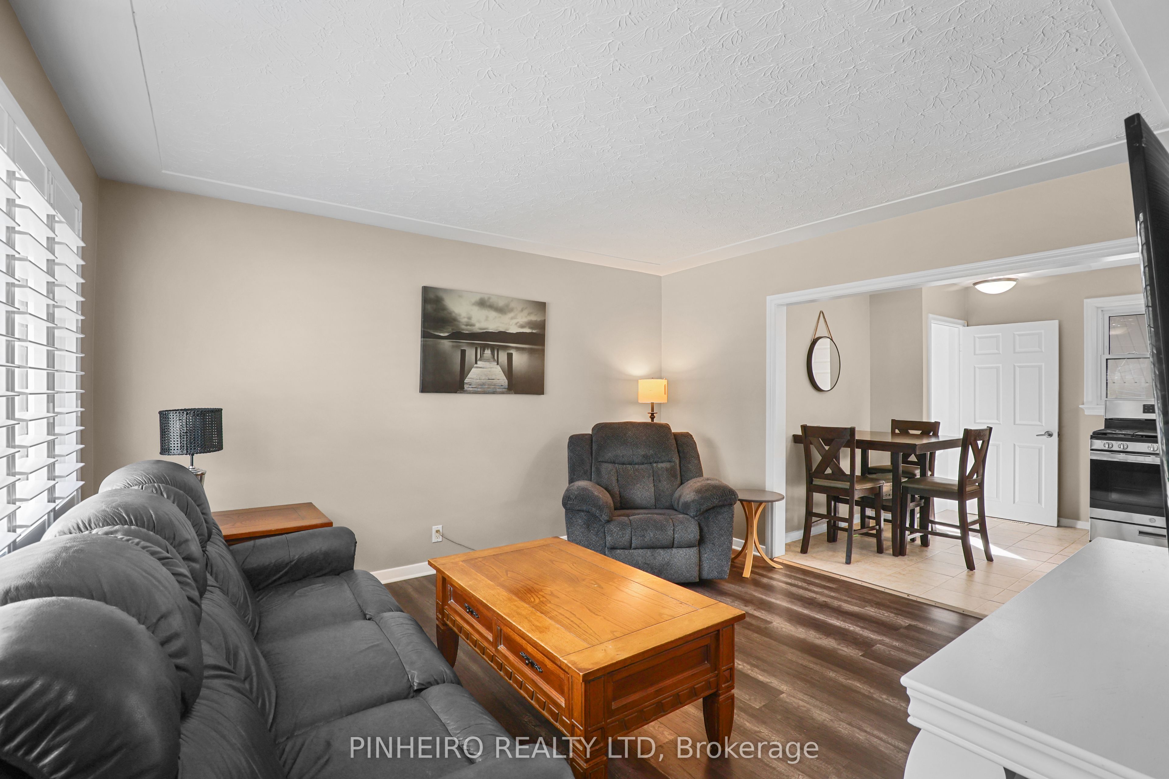 1811 WHITEHALL Drive, London East, ON N5W 1Z2 photo 5
