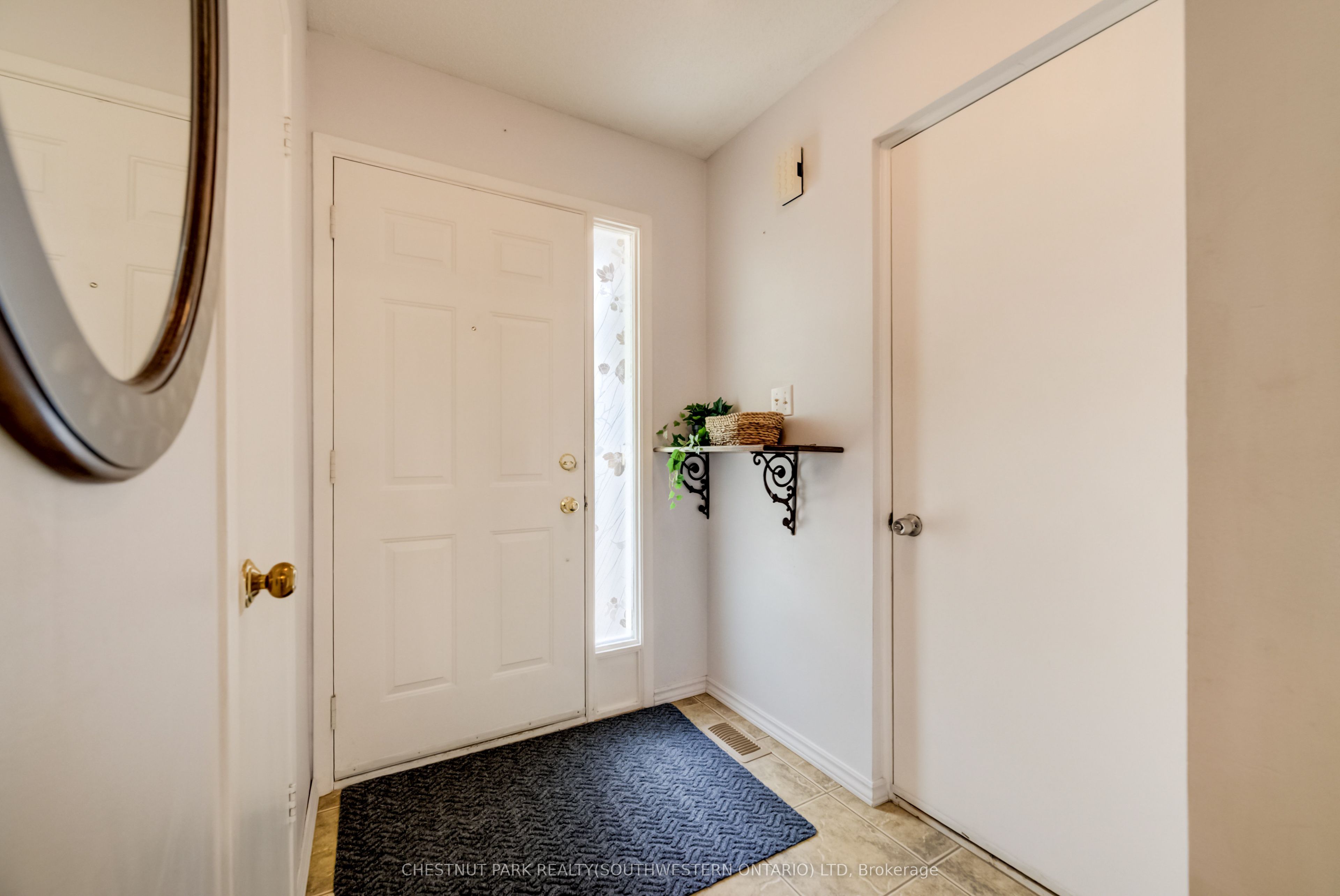 210 Highland Crescent 11, Kitchener, ON N2M 5H7 photo 4