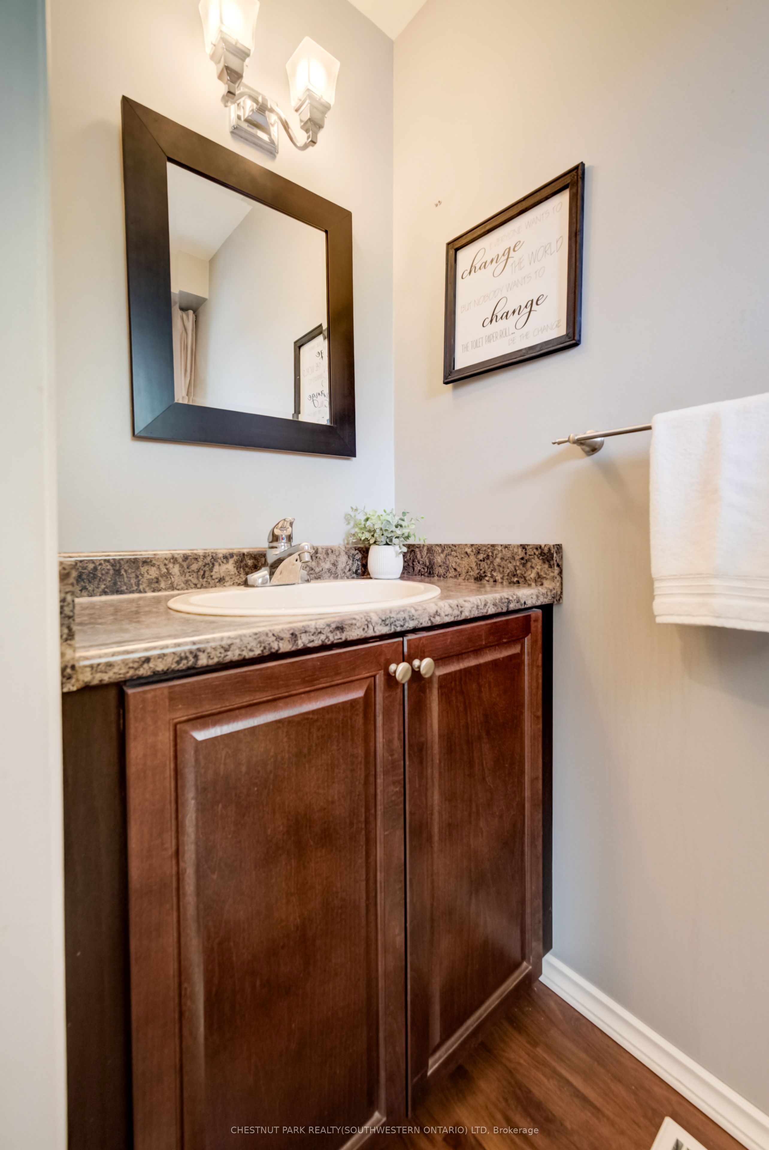 210 Highland Crescent 11, Kitchener, ON N2M 5H7 photo 5