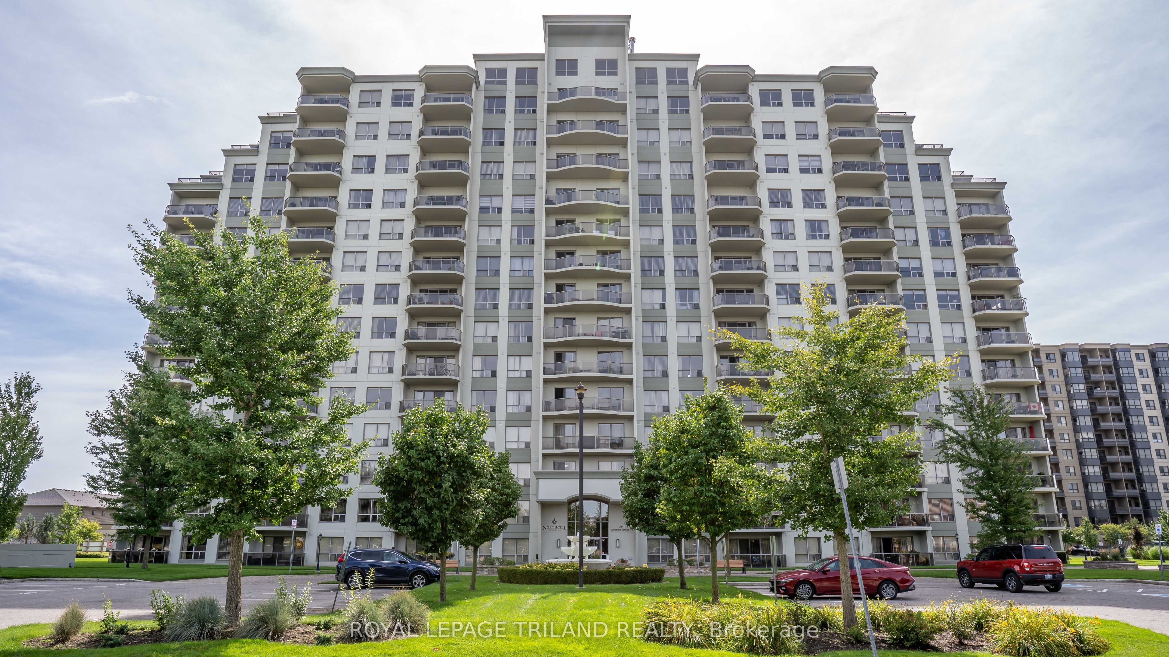 1030 Coronation Drive 812, London North, ON N6G 0G5