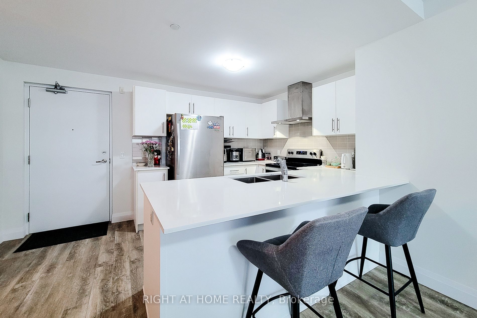 1 Redfern Aveenue Avenue 217, Hamilton, ON L9C 0E6 photo 4