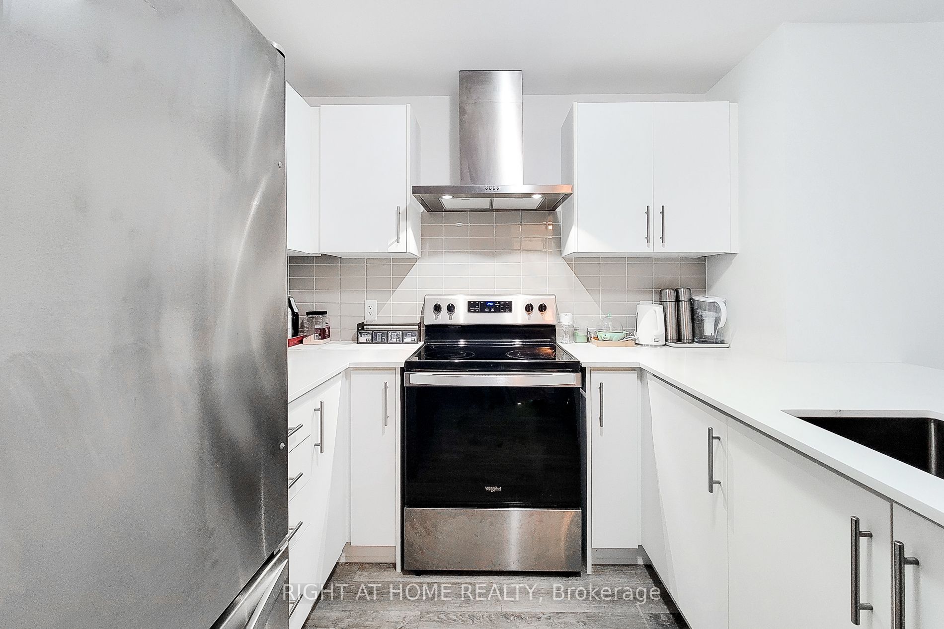 1 Redfern Aveenue Avenue 217, Hamilton, ON L9C 0E6 photo 5