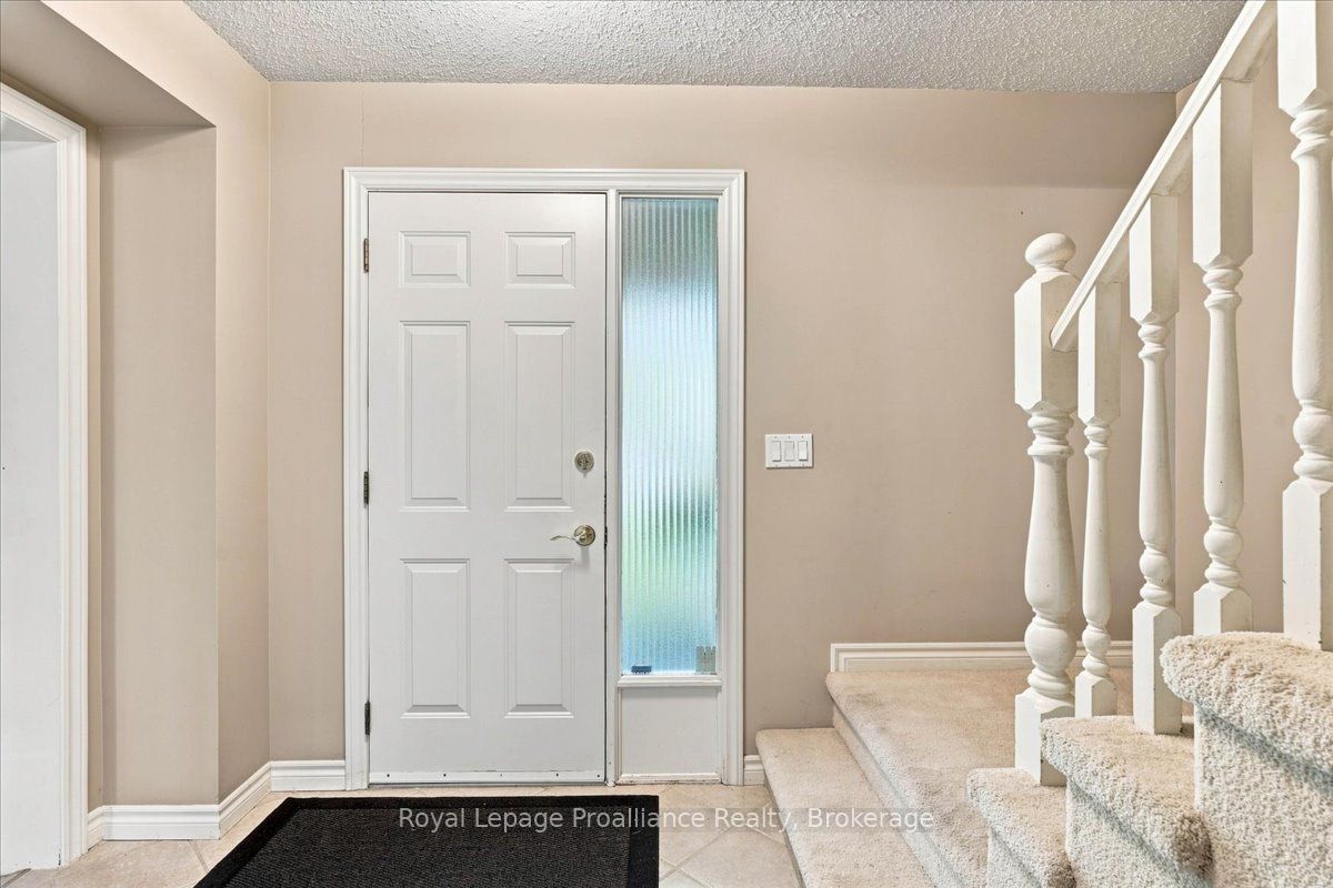 125 Tracey Park Drive, Belleville, ON K8P 5C7 photo 4