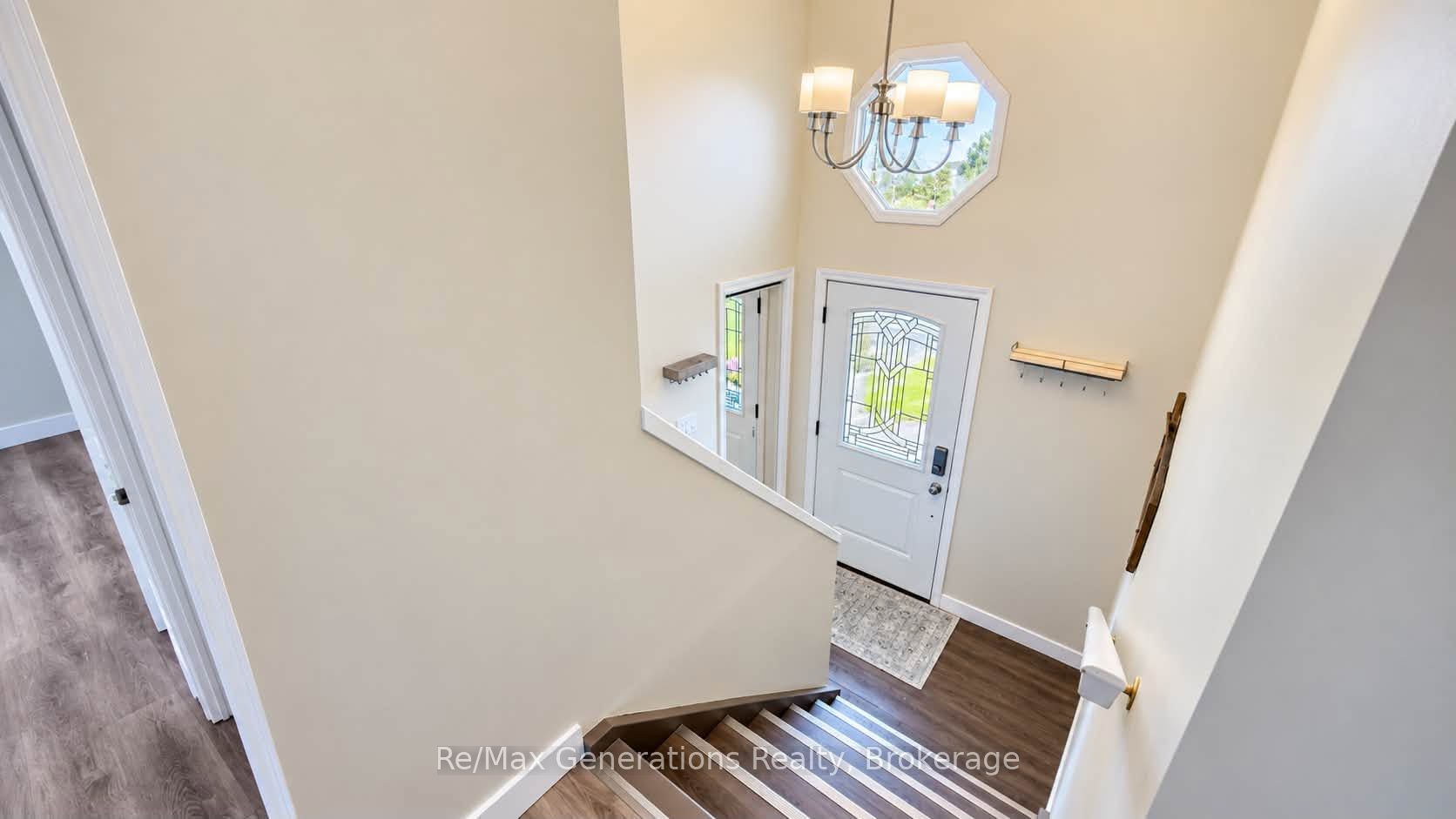 151 Iris Crescent, Thunder Bay, ON P7A 8A1 photo 2