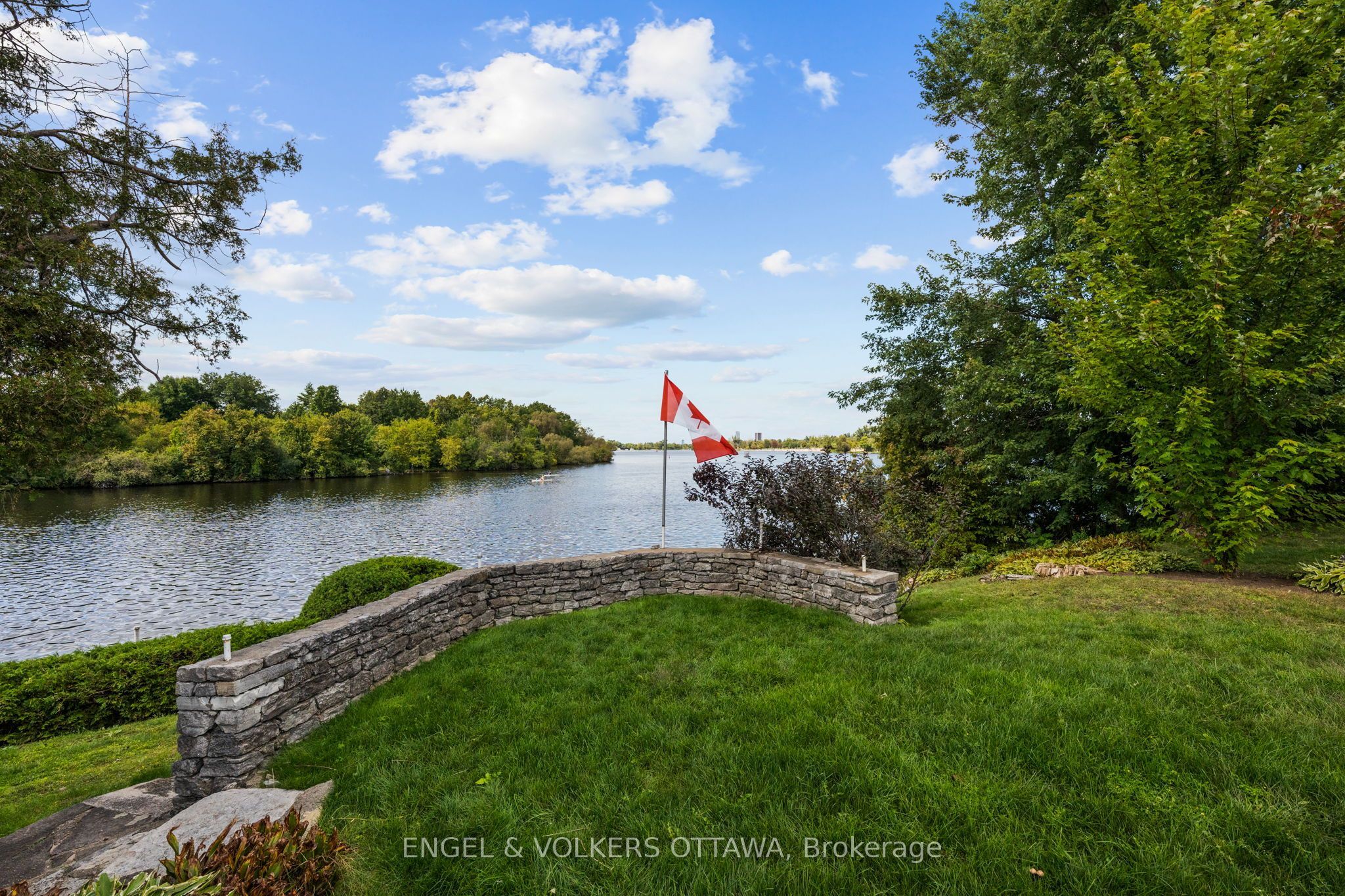 3200 Riverside Drive, Billings Bridge - Riverside Park and Area, ON K1V 8N7 photo 4