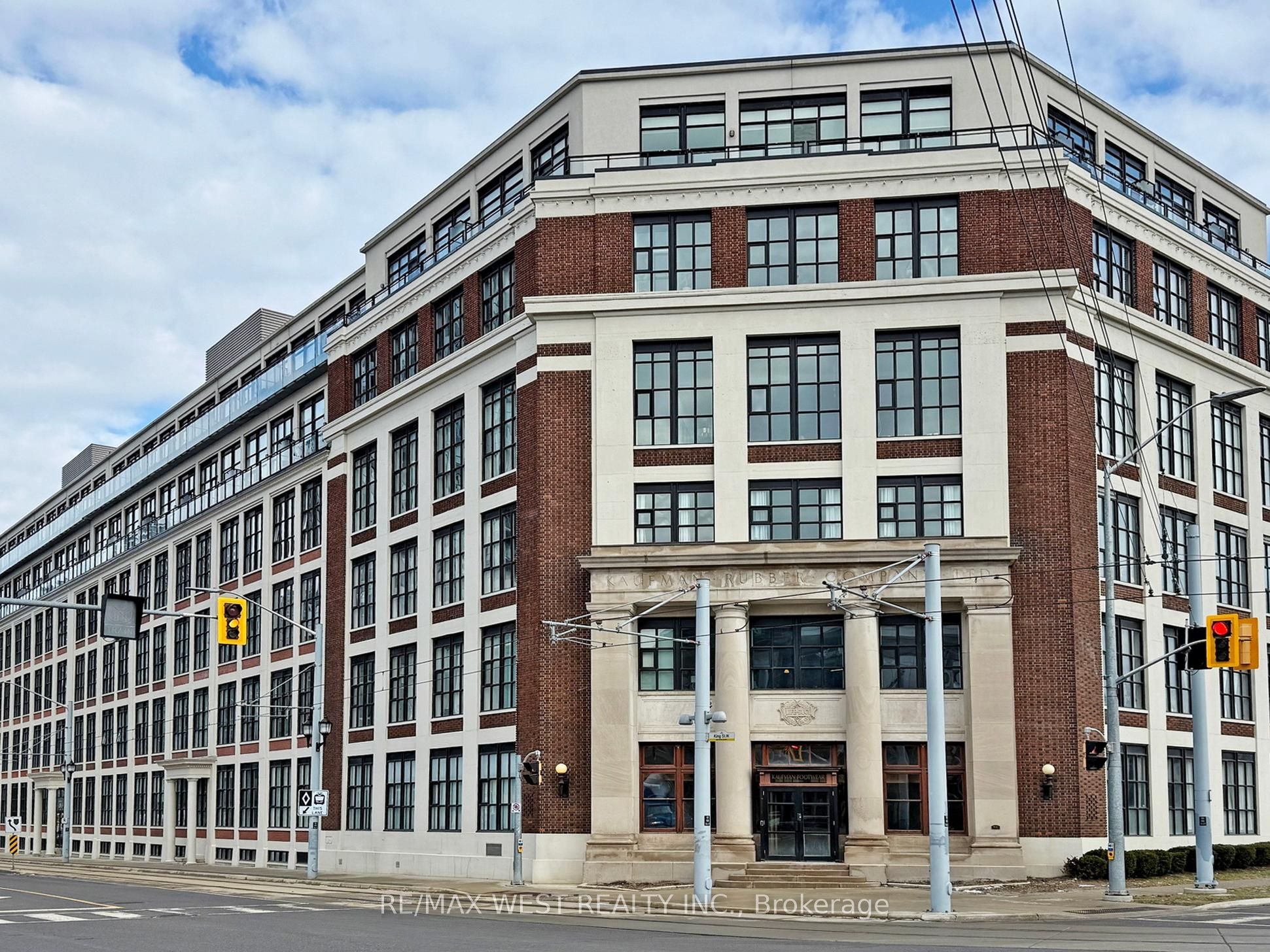410 King Street W 207, Kitchener, ON N2G 1C3