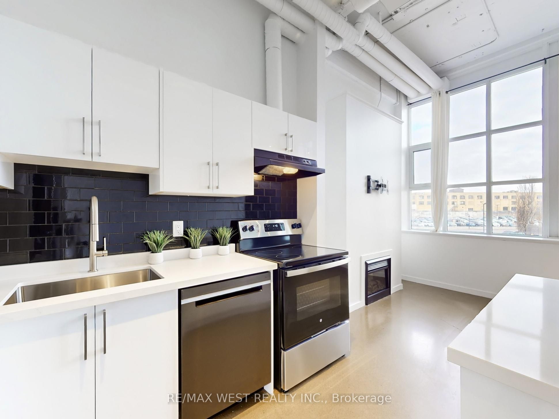 410 King Street W 207, Kitchener, ON N2G 1C3 photo 5