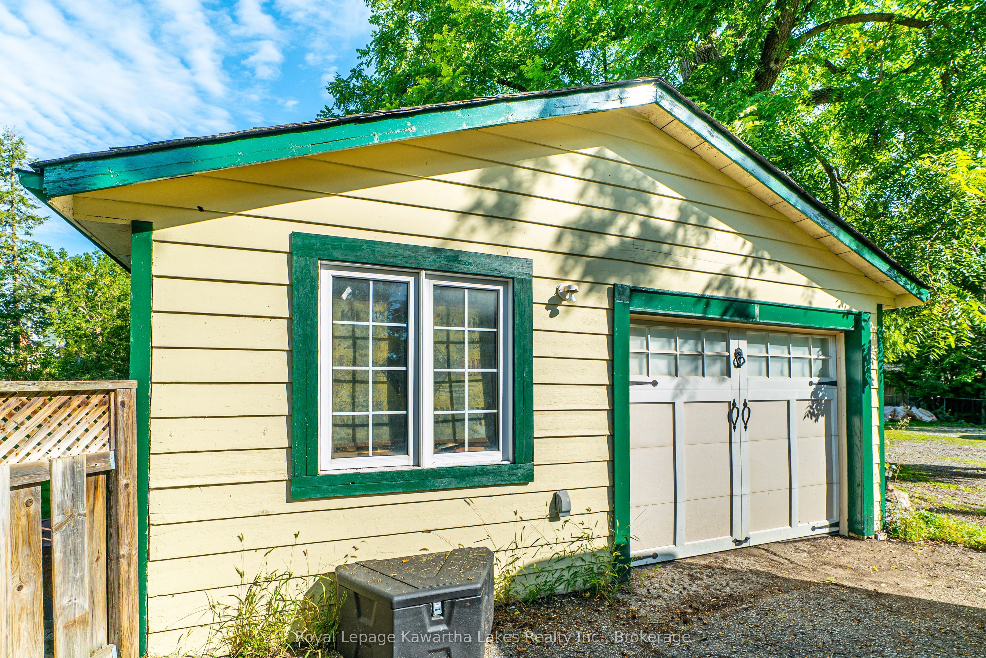 18 Melbourne Street W, Kawartha Lakes, ON K9V 2S6 photo 4