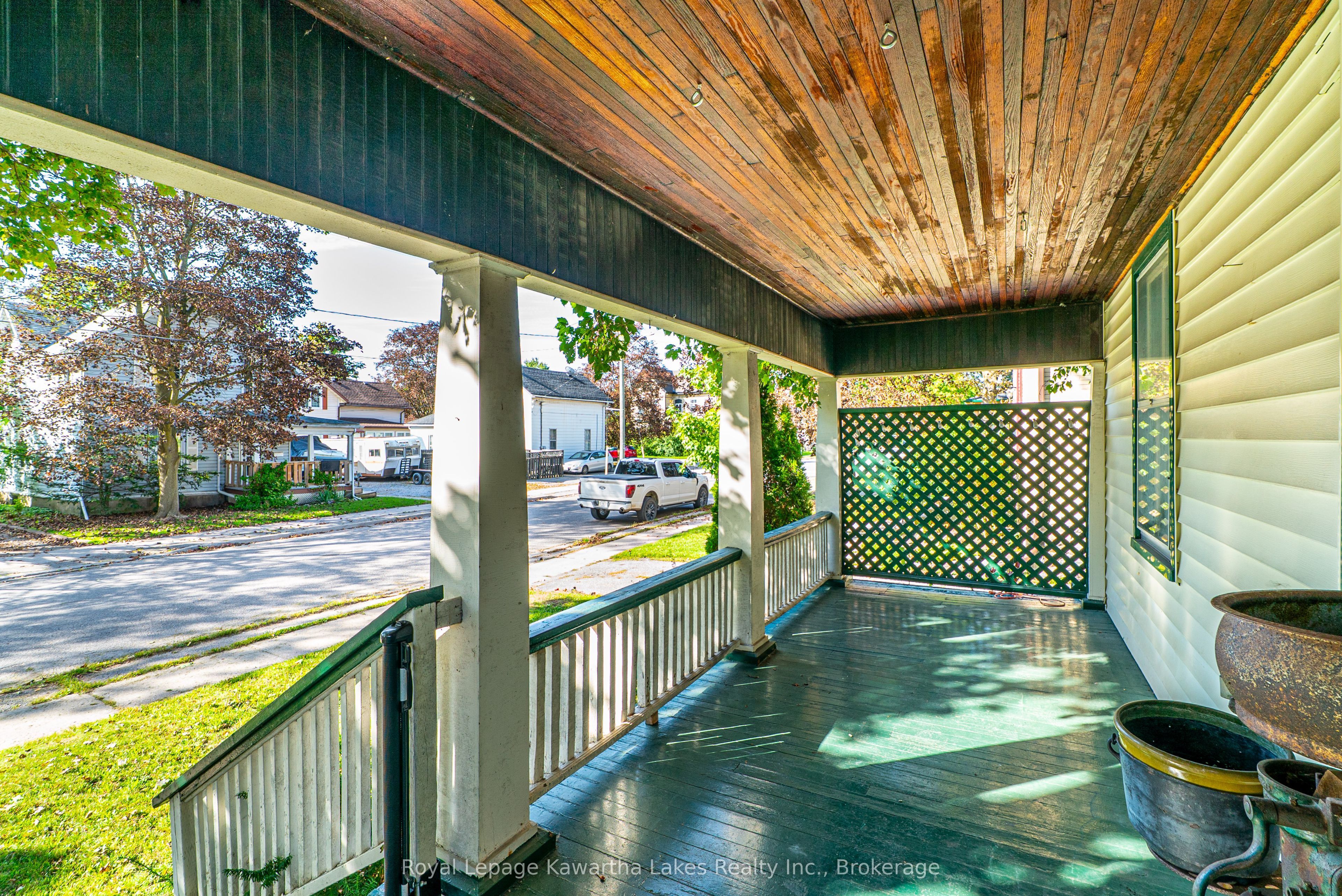 18 Melbourne Street W, Kawartha Lakes, ON K9V 2S6 photo 5