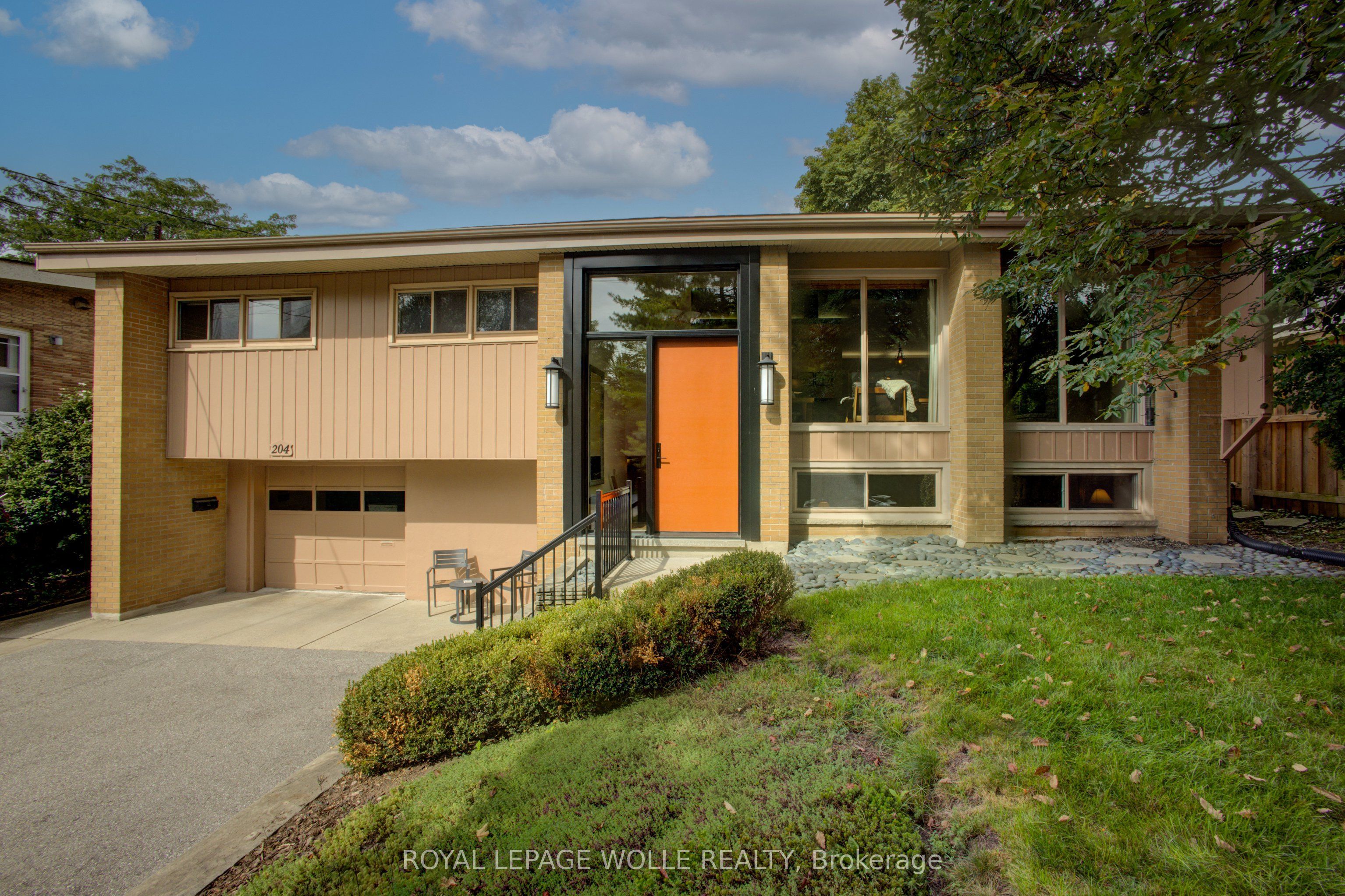 204 Manchester Road, Kitchener, ON N2B 1A2