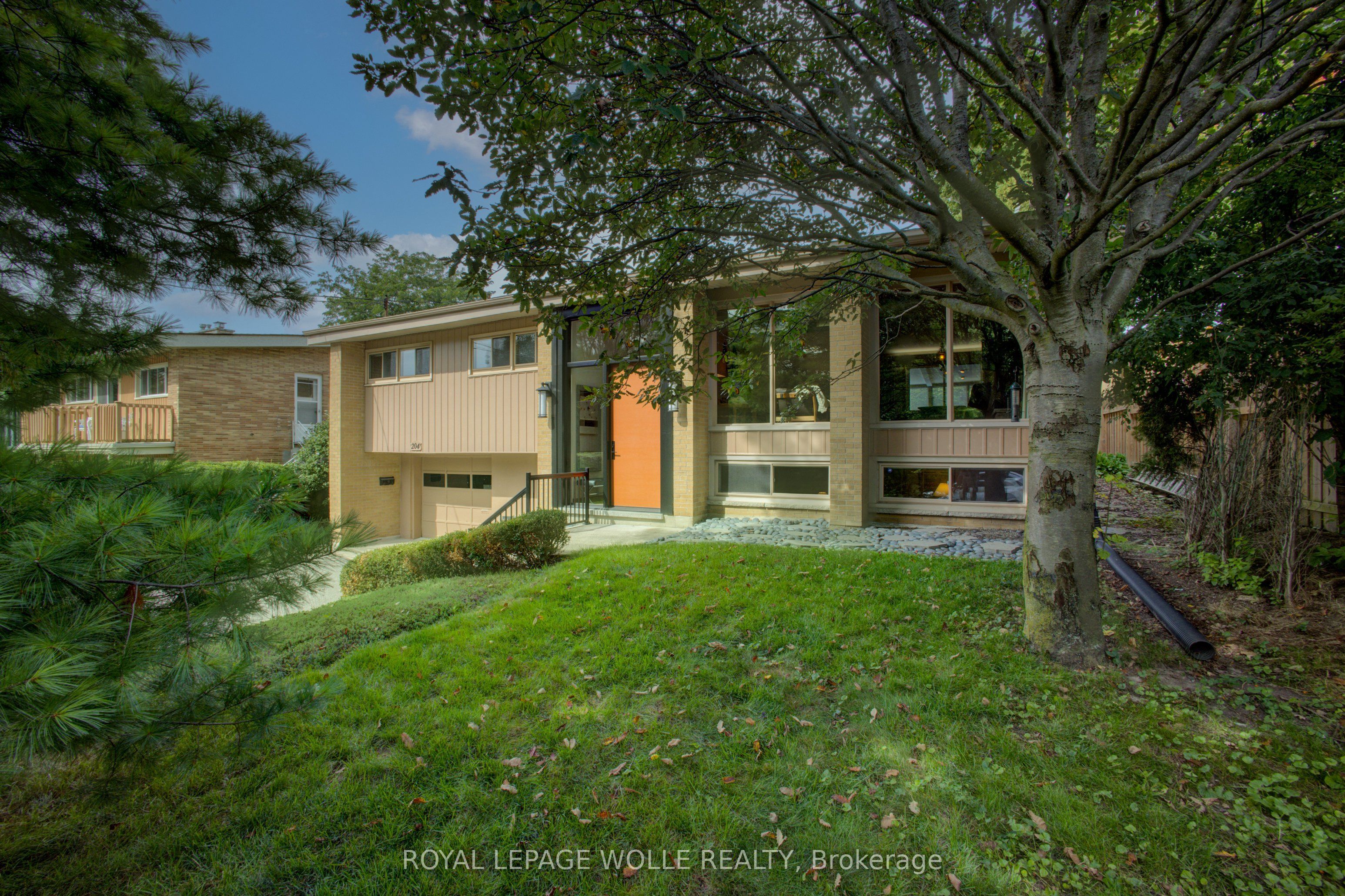 204 Manchester Road, Kitchener, ON N2B 1A2 photo 2