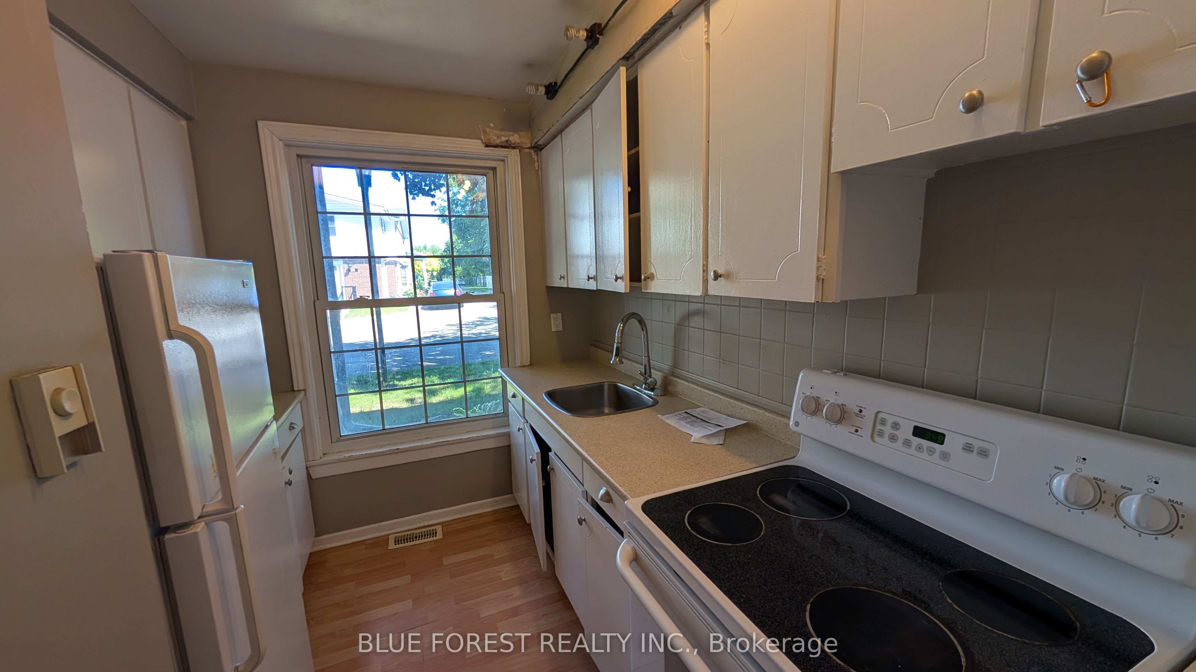 36 Arbour Glen Crescent, London East, ON N5Y 1Z9 photo 3