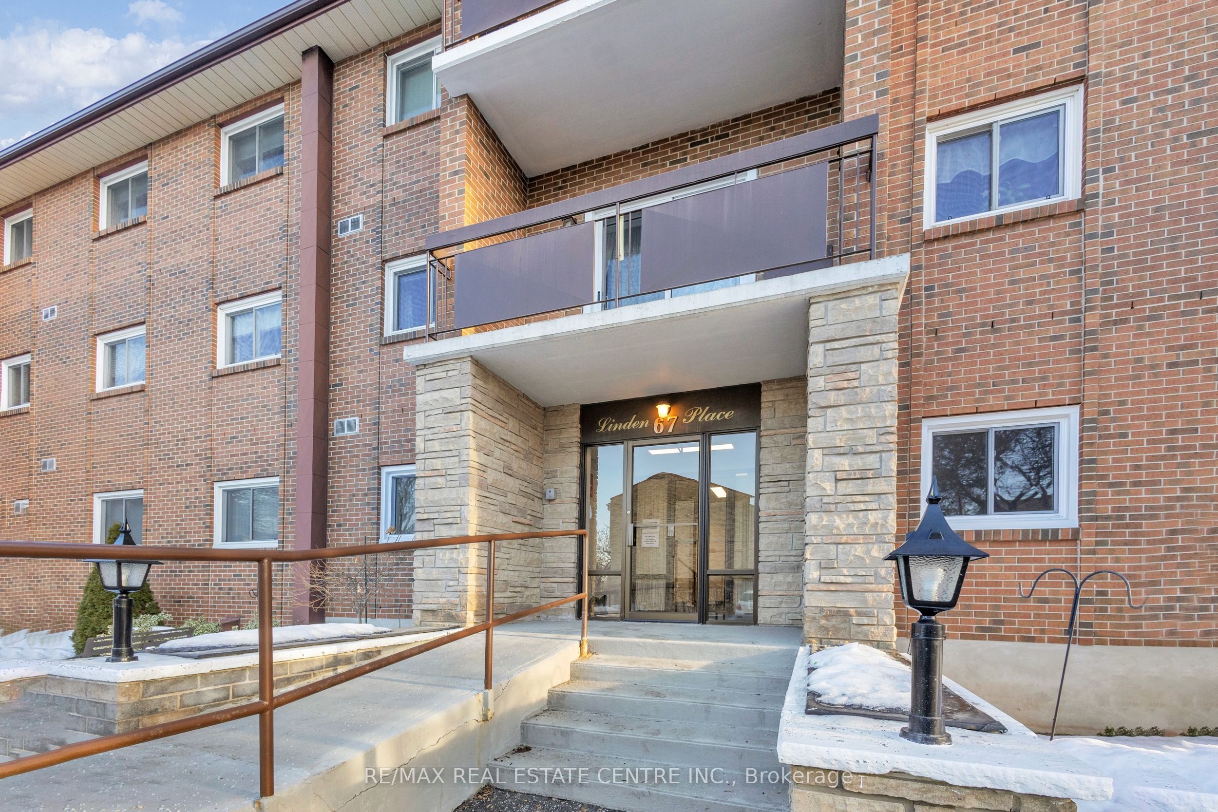 67 BRECKENRIDGE Drive 202, Kitchener, ON N2B 3R8