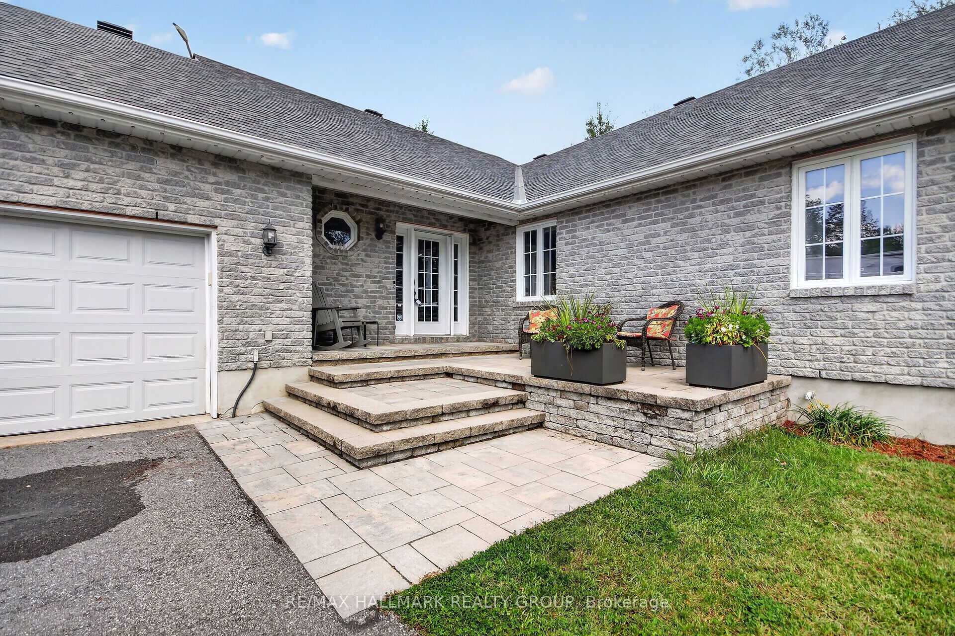 8251 Ranita Crescent, Greely - Metcalfe - Osgoode - Vernon and Area, ON K0A 2P0 photo 2