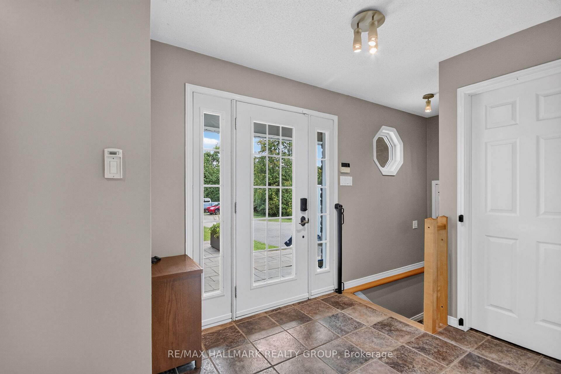 8251 Ranita Crescent, Greely - Metcalfe - Osgoode - Vernon and Area, ON K0A 2P0 photo 3