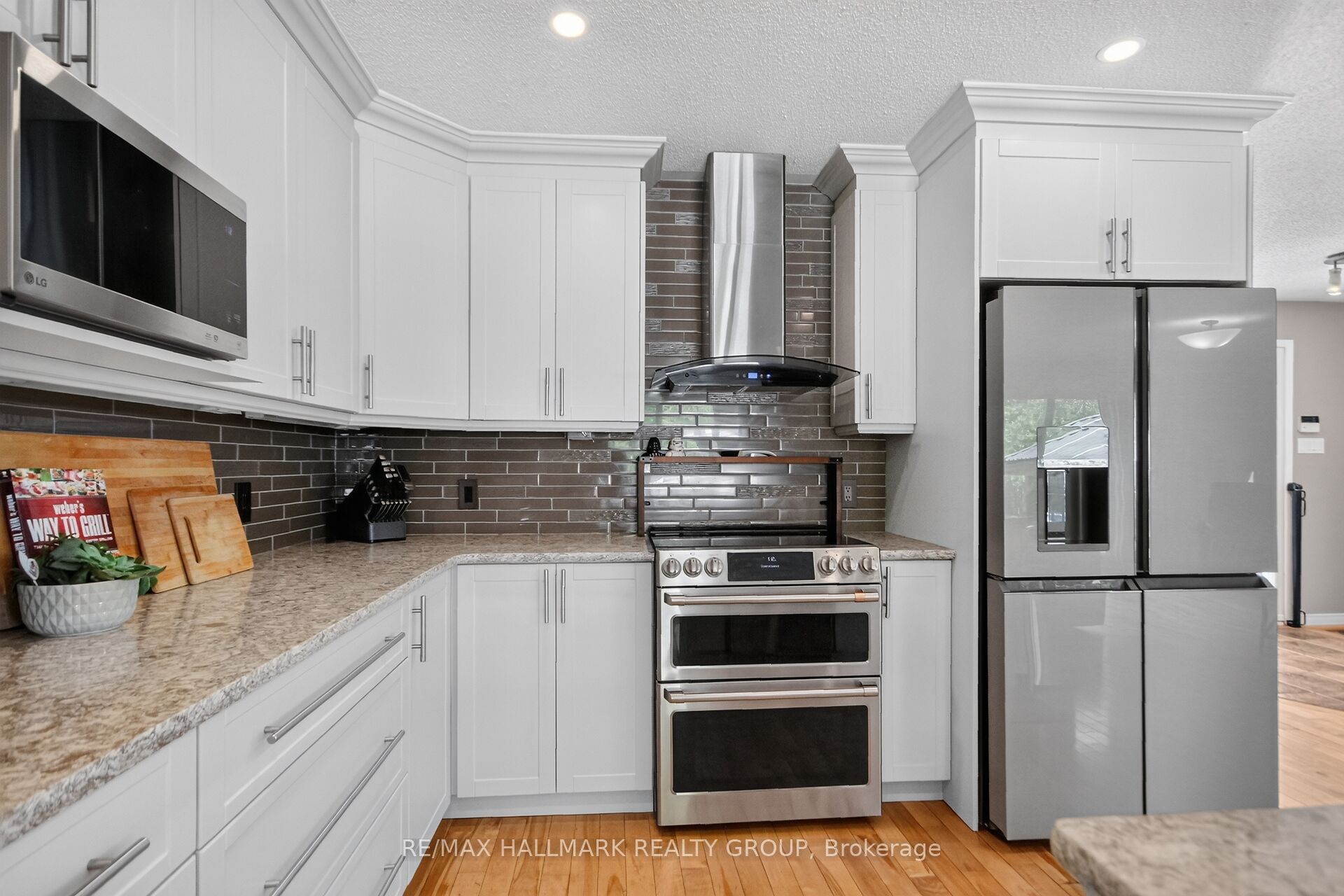 8251 Ranita Crescent, Greely - Metcalfe - Osgoode - Vernon and Area, ON K0A 2P0 photo 5
