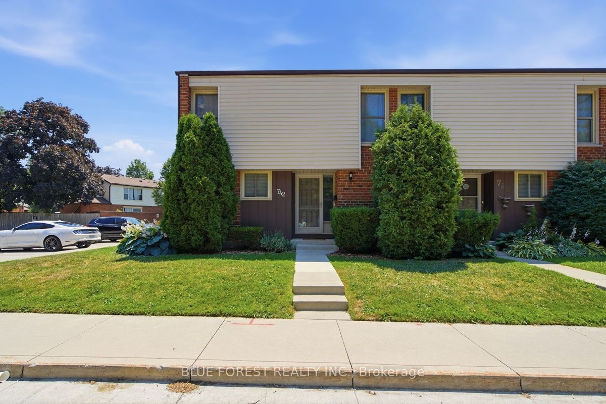 742 Fanshawe Park Road E, London North, ON N5X 2B9