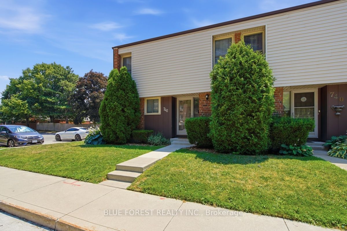 742 Fanshawe Park Road E, London North, ON N5X 2B9 photo 2
