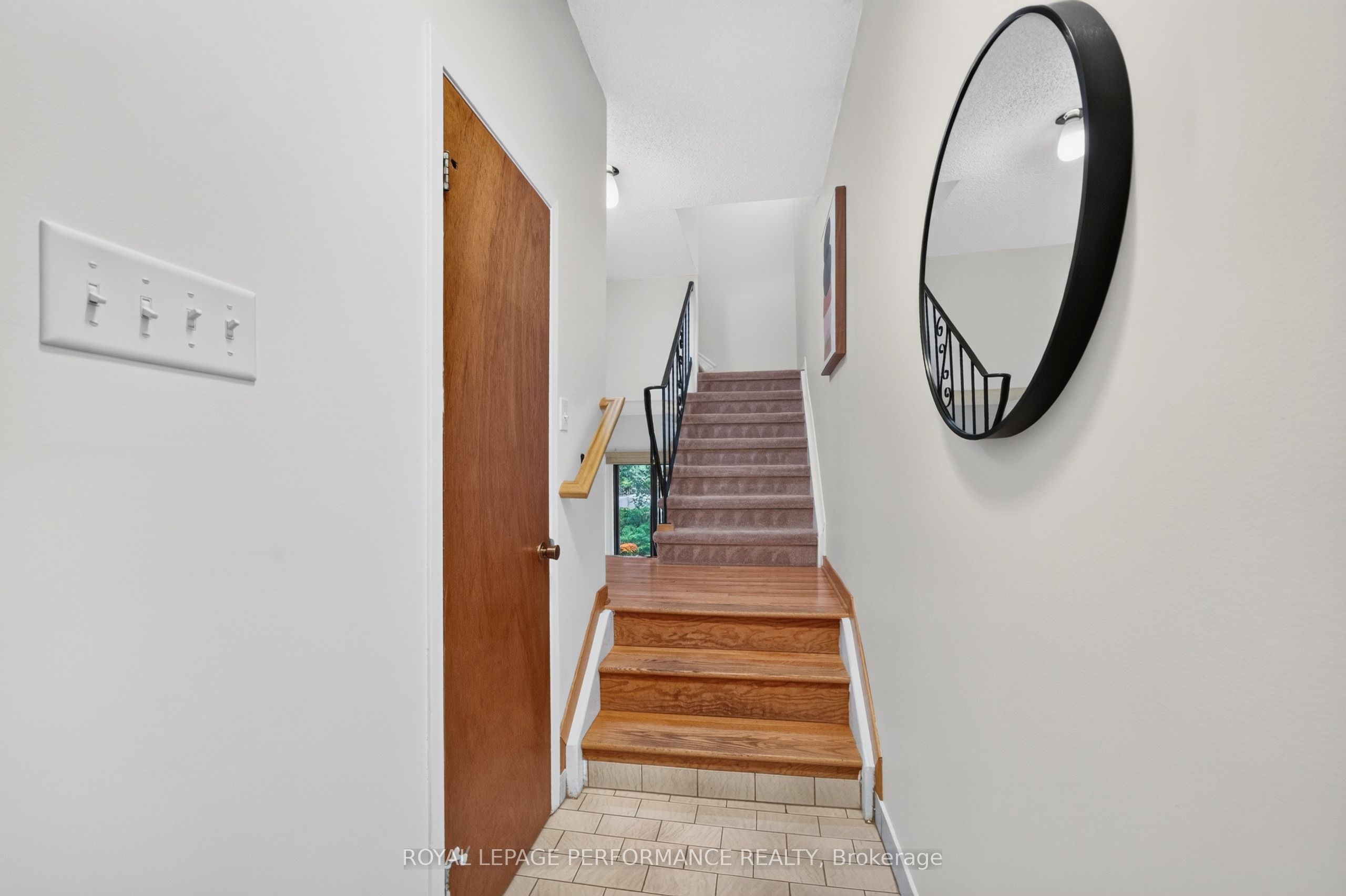 2 Bertona Street 23, South of Baseline to Knoxdale, ON K2G 0W2 photo 4