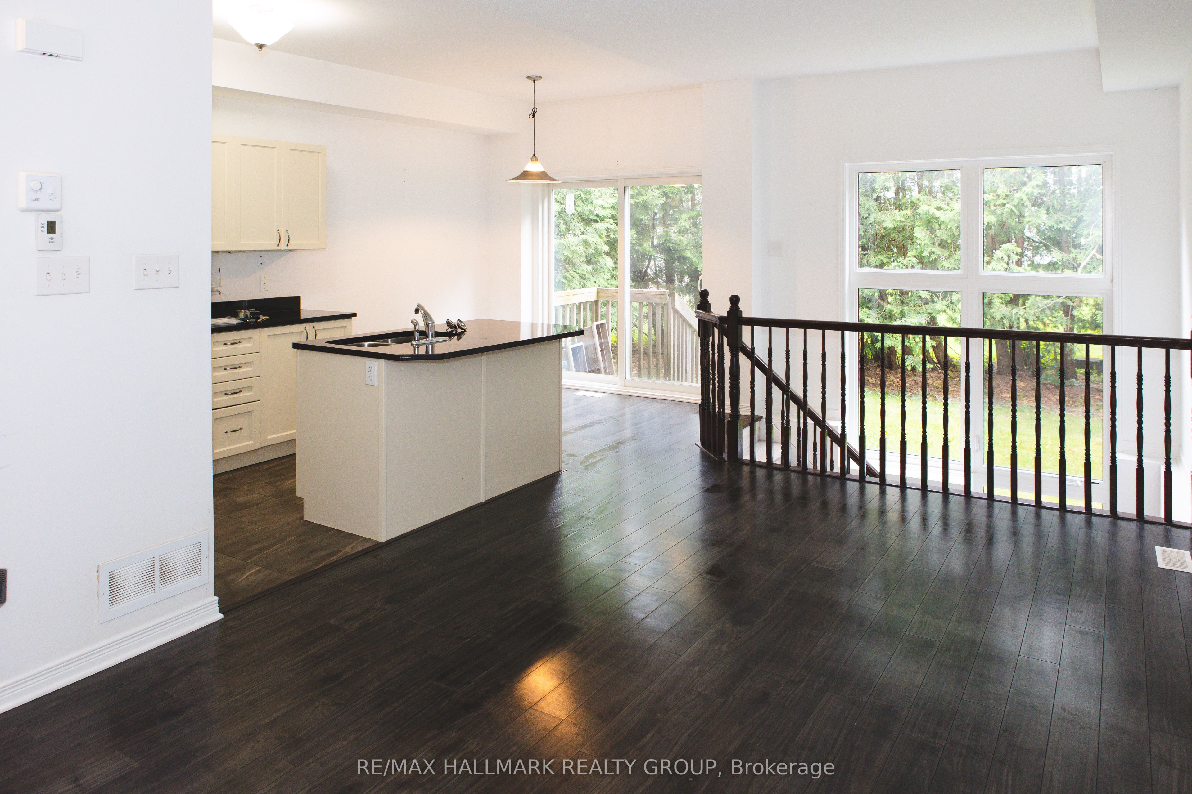 74 Dundalk Private, Barrhaven, ON K2J 0J5 photo 4